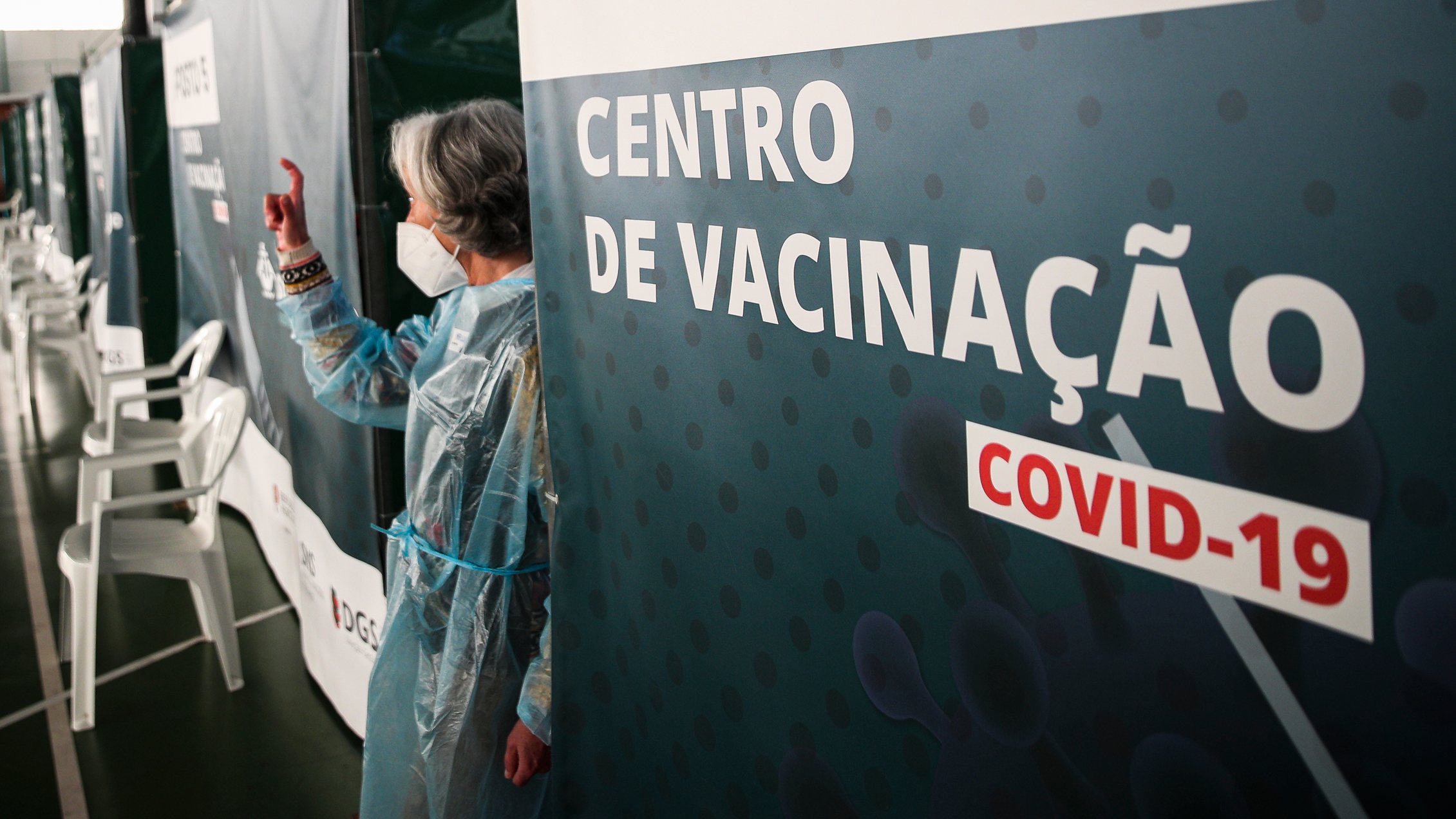 Crianças entre os 9 e 11 anos são vacinadas contra a covid-19 no Centro de Vacinação do Pavilhão Desportivo da Ajuda. Lisboa, 18 de Dezembro de 2021 FILIPE AMORIM/OBSERVADOR