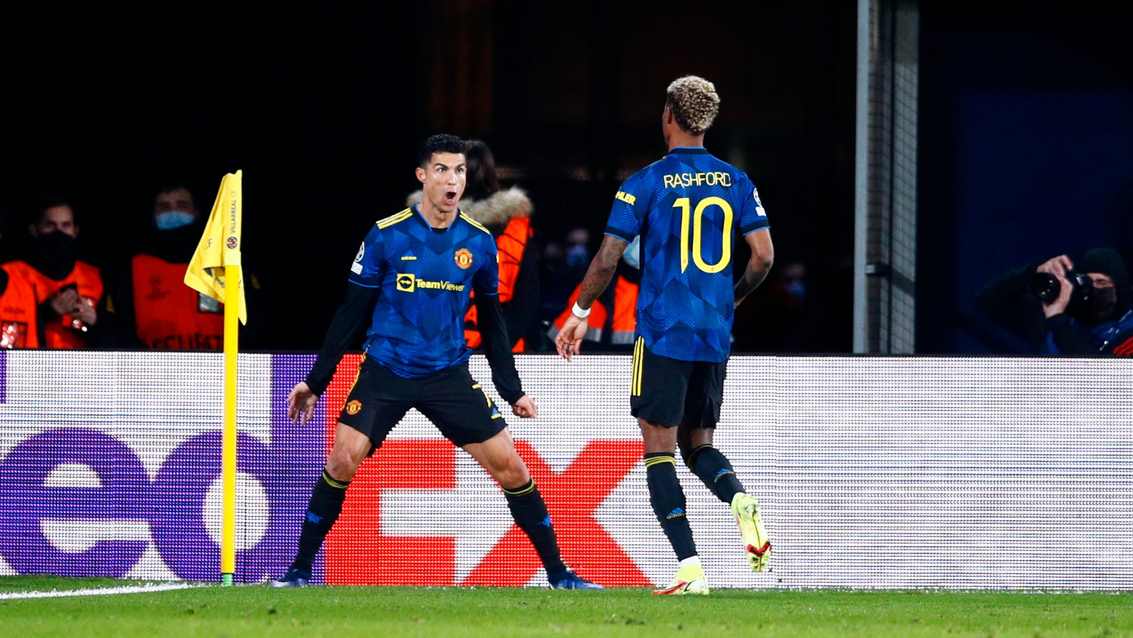 Ronaldo inaugurou o marcador após um erro na saída de bola do Villarreal e abriu caminho para a vitória e o apuramento do Manchester United