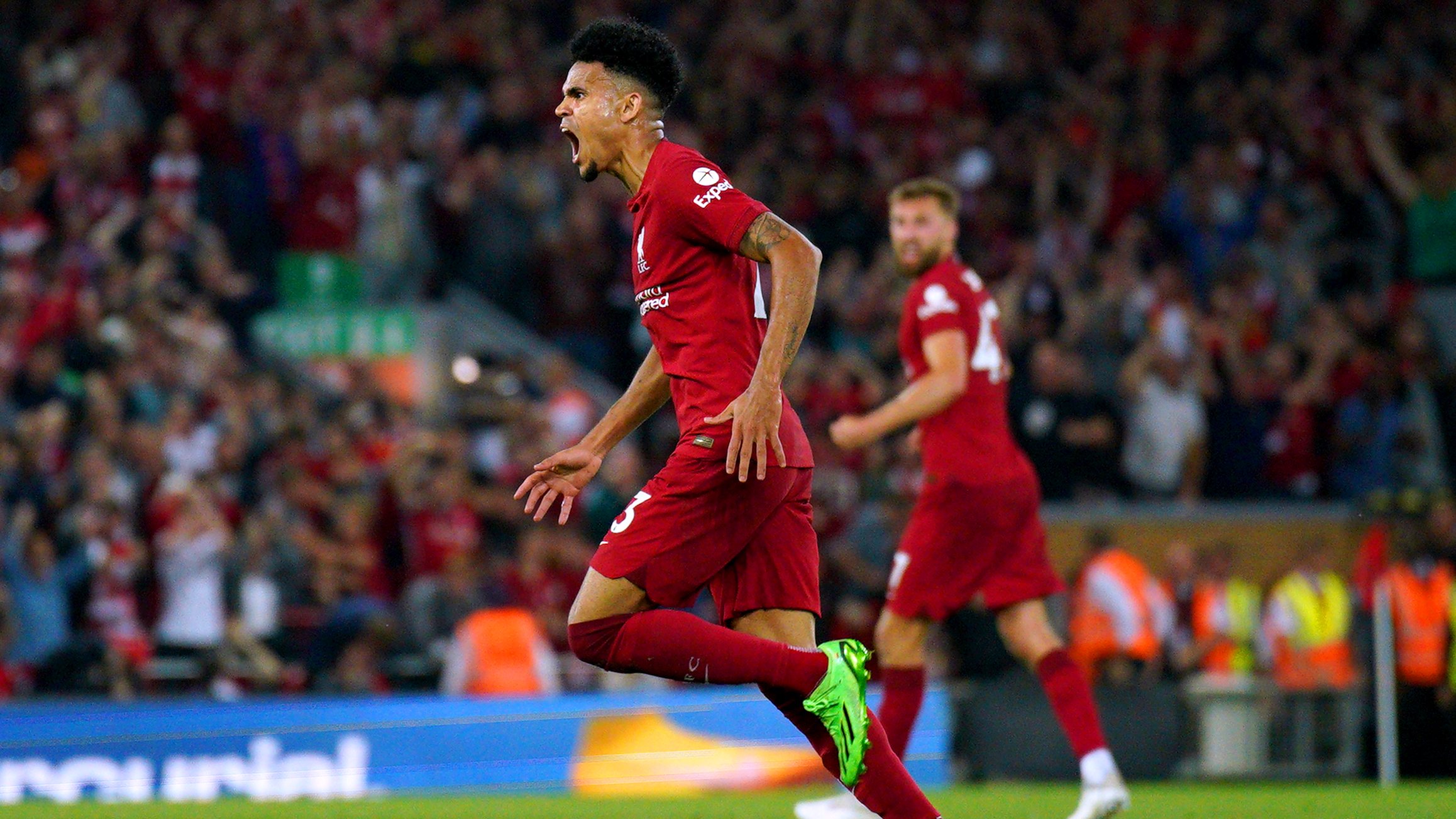 Luis Díaz conseguiu evitar a derrota do Liverpool na estreia em Anfield com um grande golo