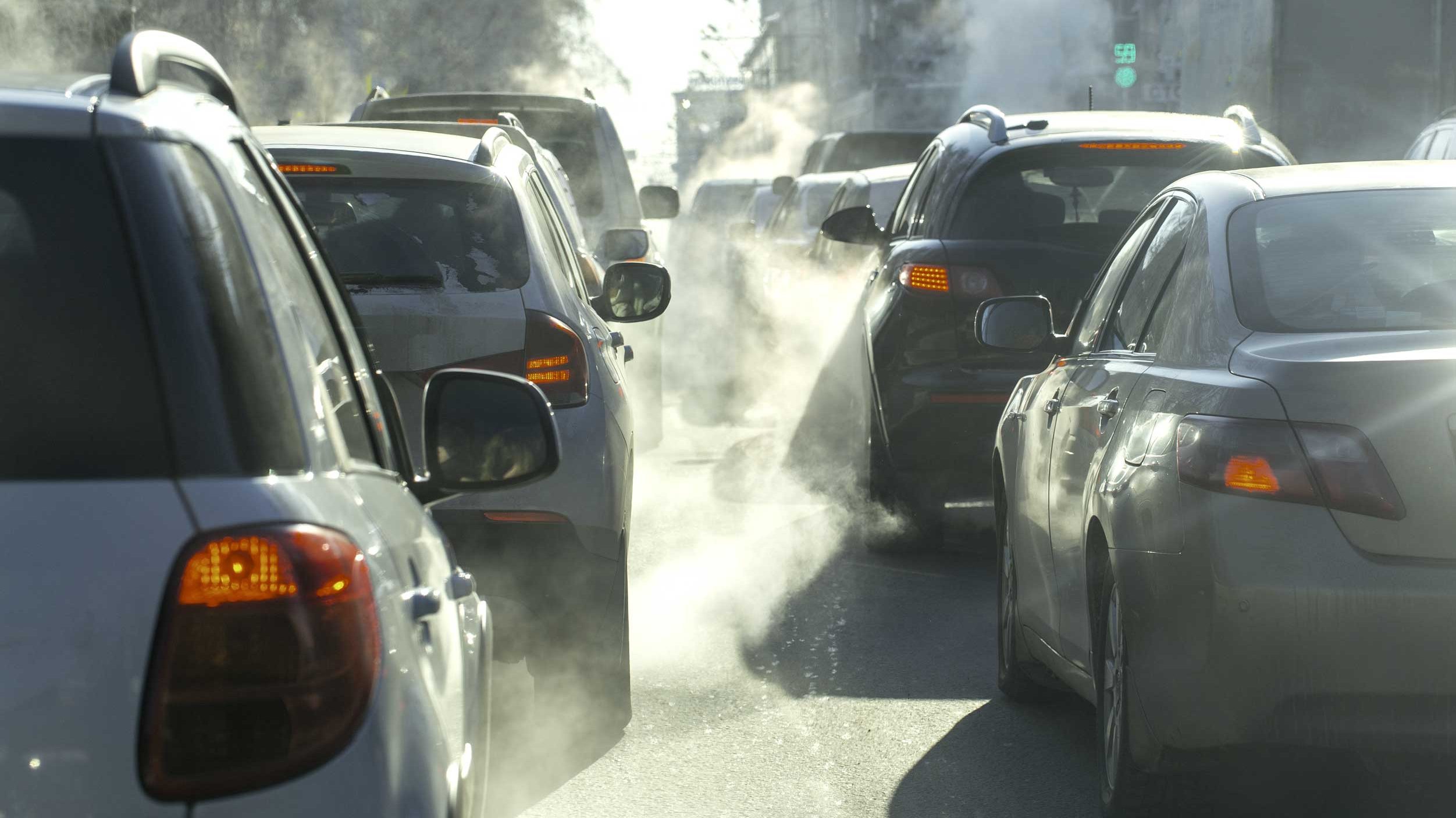 O Conselho da União Europeia adotou esta sexta-feira o Regulamento Euro 7, estabelece requisitos para a durabilidade das baterias e regras para as emissões de escape dos veículos rodoviários, mas também para outros tipos de emissões, como a abrasão dos pneus e as emissões de partículas dos travões