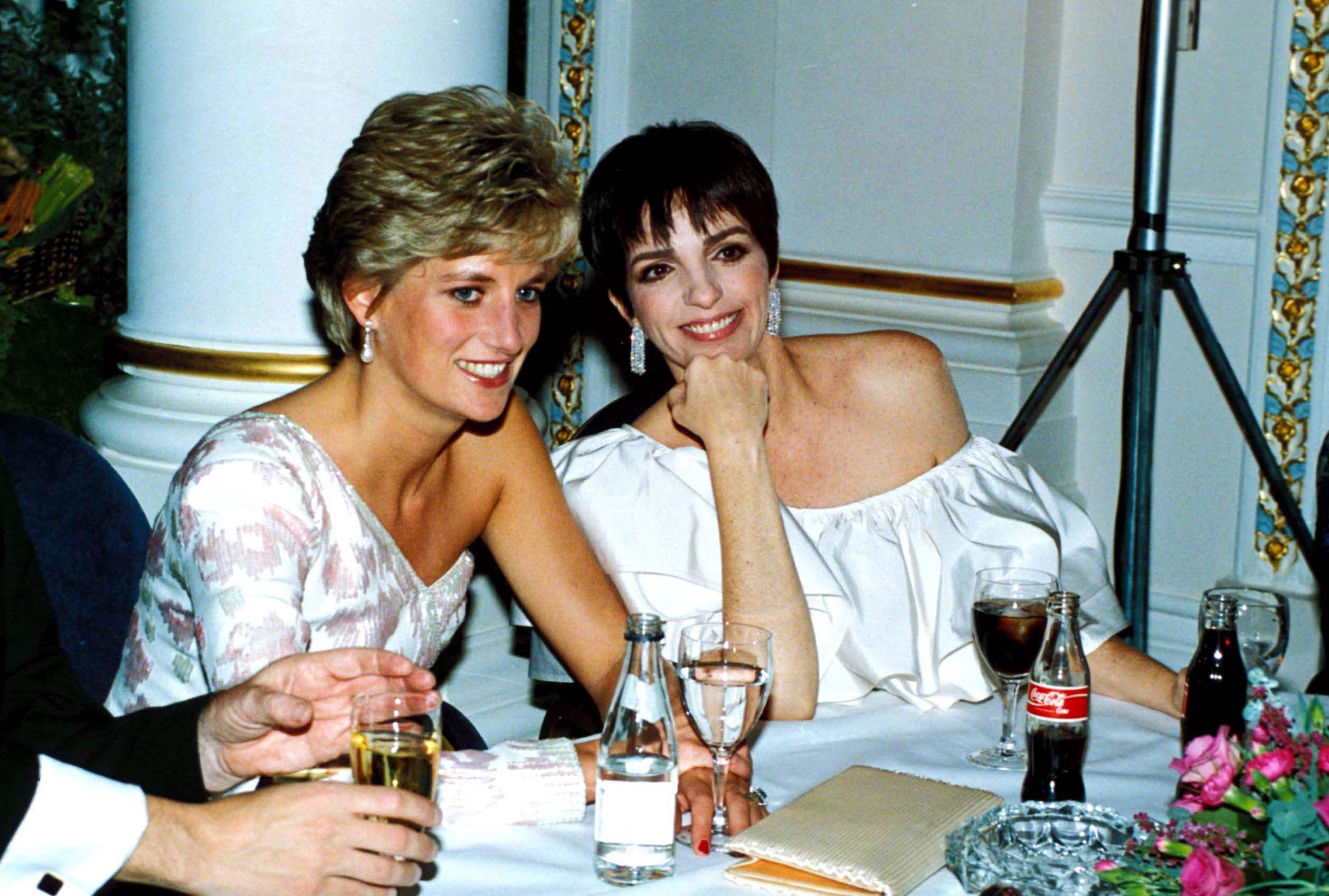 Princess Diana &amp;amp; Liza Minelli At The Stepping Out Premiere After Party, London, 1991 Princessdianaretro3