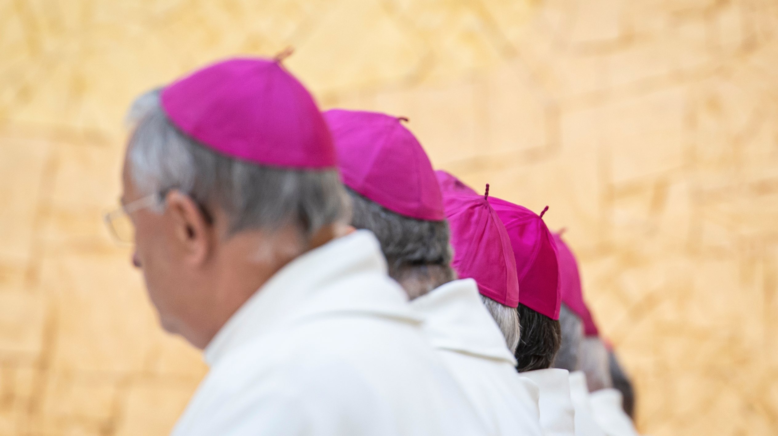 Bispos portugueses celebraram uma missa em Fátima, em abril, onde as vítimas e familiares de abusos sexuais estiveram no centro da cerimónia.