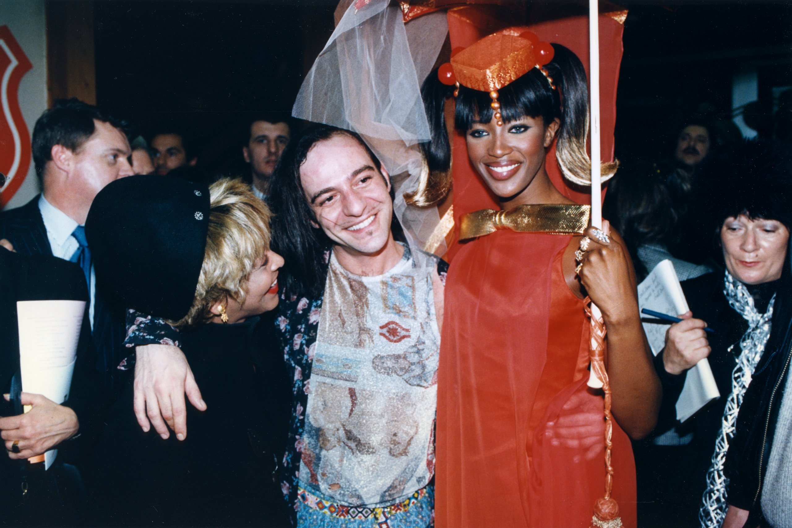 John Galliano, Tina Turner et Naomi Campbell en 1996