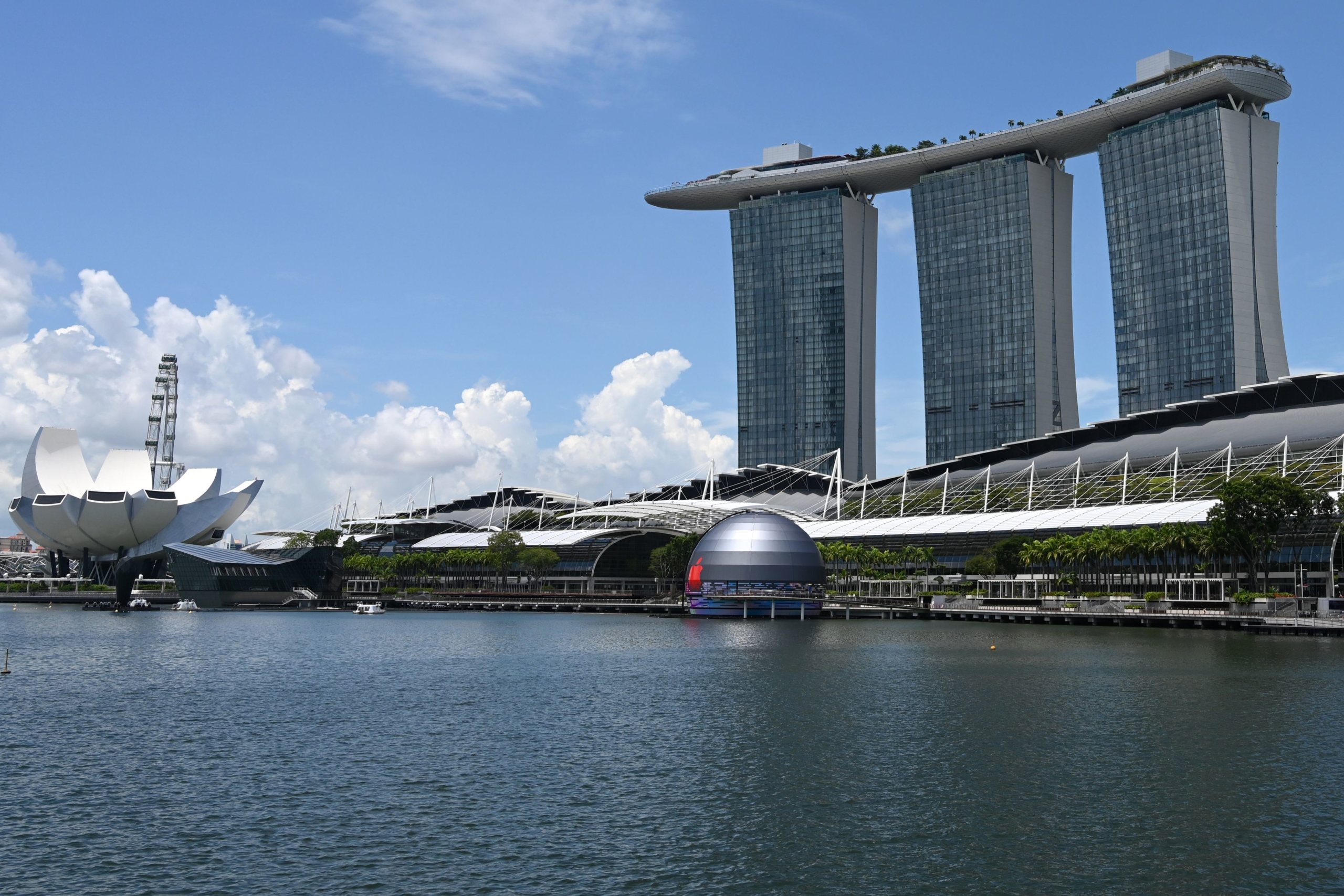 SINGAPORE-ECONOMY-RETAIL