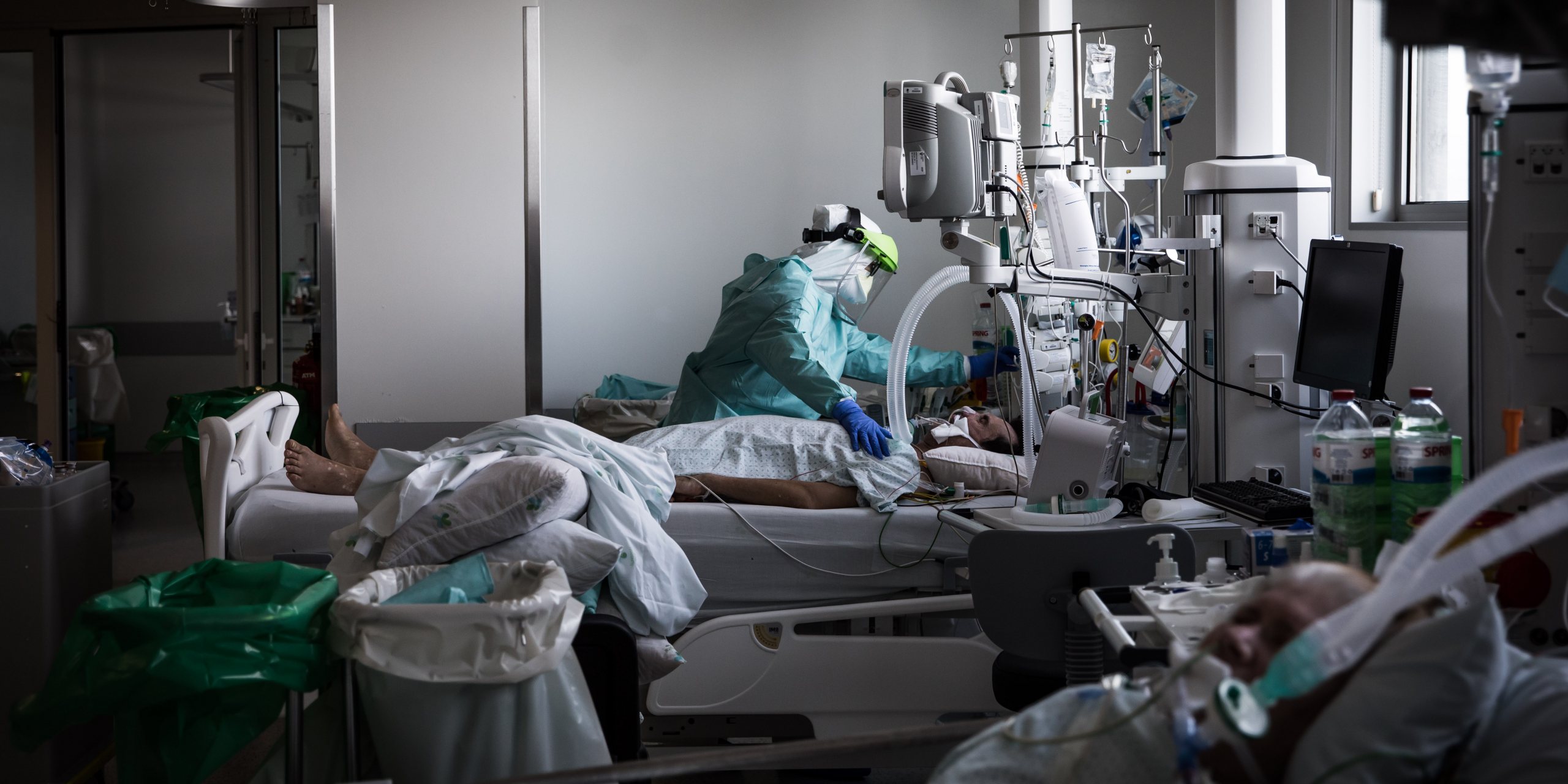 A unidade de cuidados intensivos (UCI) do Hospital de Braga em abril de 2020, no início da pandemia de Covid-19