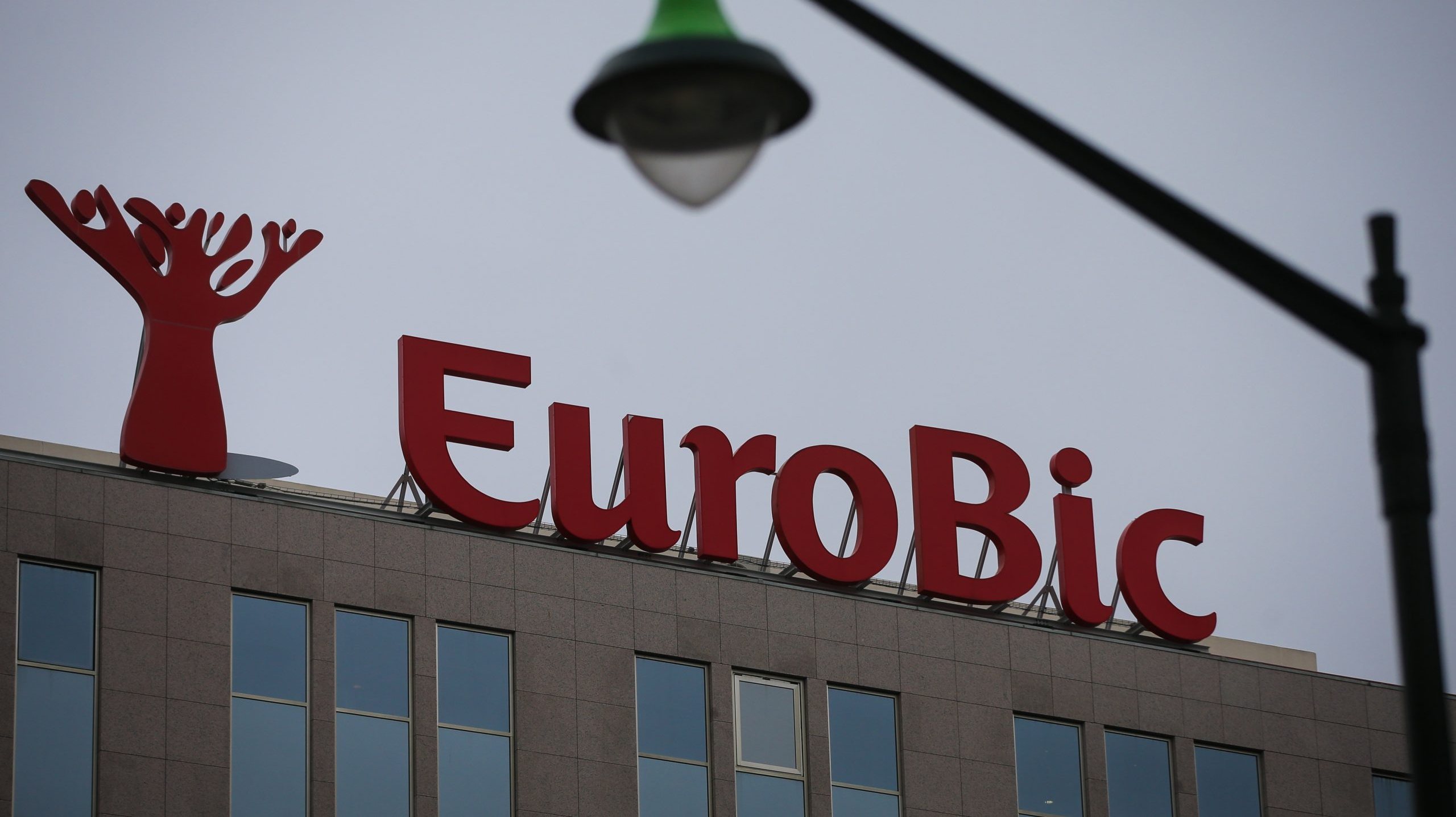 Informação sobre aquisição do EuroBic pelo Abanca ainda é escassa, referem sindicatos