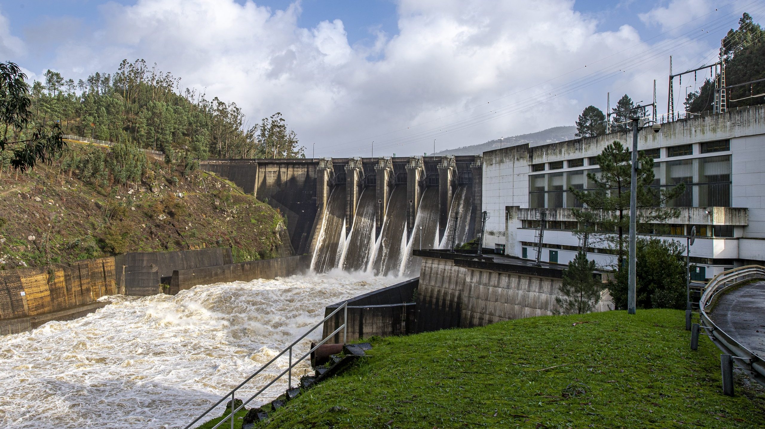 Em causa está o negócio das barragens no rio Douro