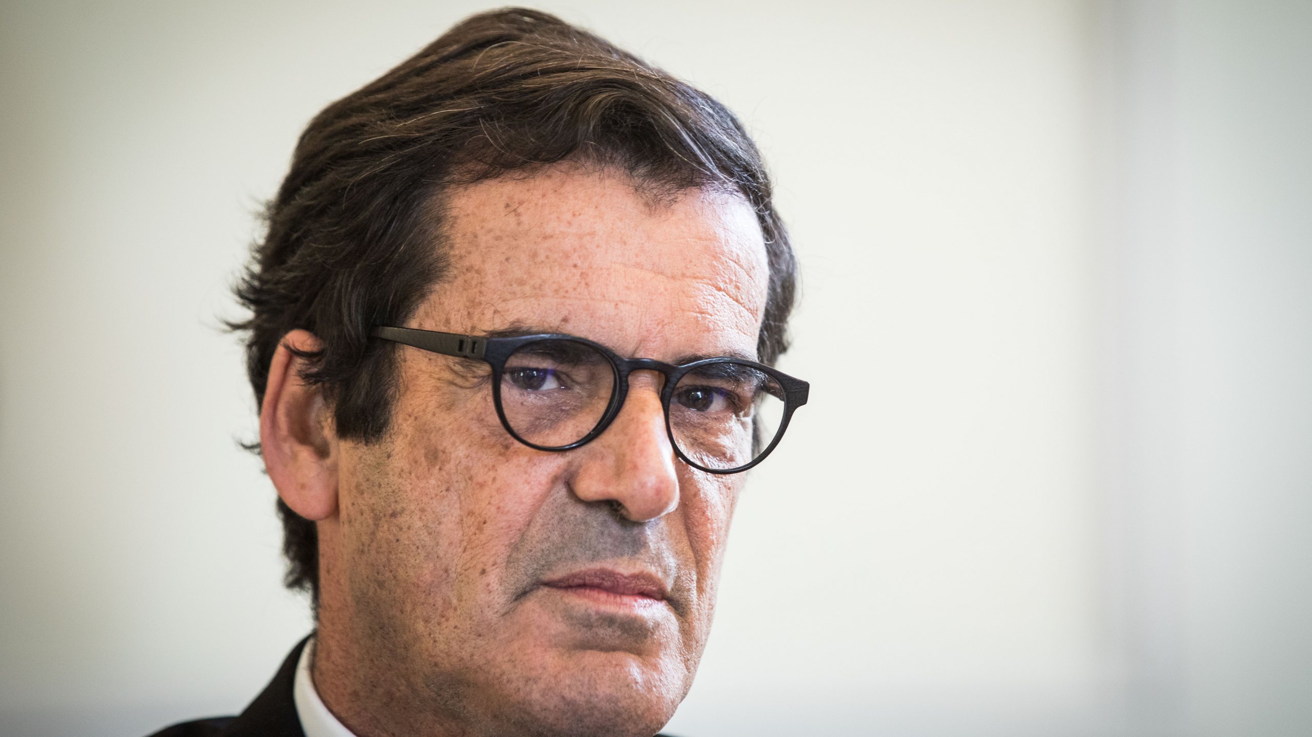 Rui Moreira, presidente da autarquia do Porto desde outubro de 2013, arrisca-se a perder o mandato e irá aguardar julgamento em liberdade