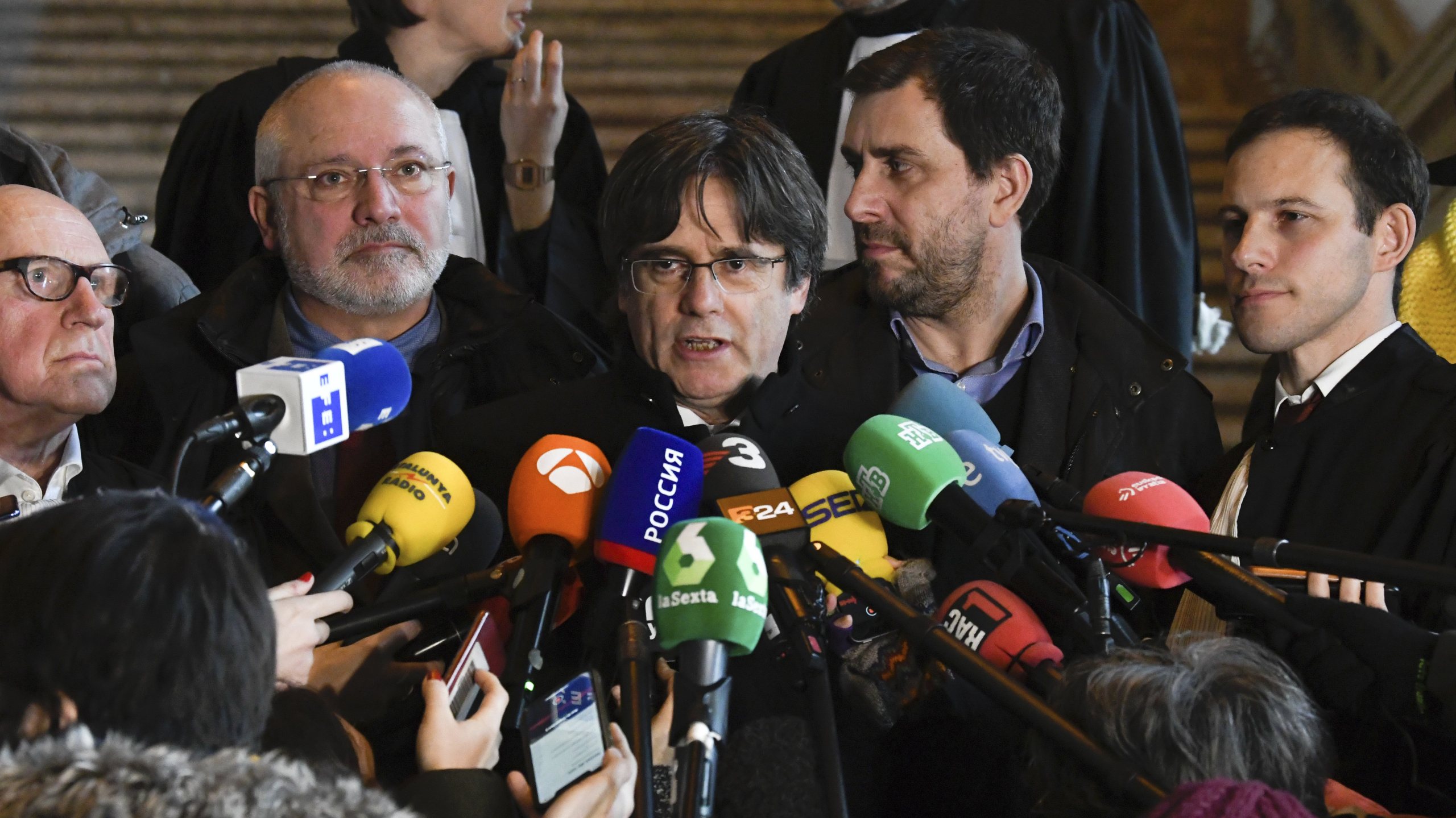 Puigdemont afirma que tem havido muita especulação e, na próxima semana, irá dar uma conferência de imprensa em Bruxelas