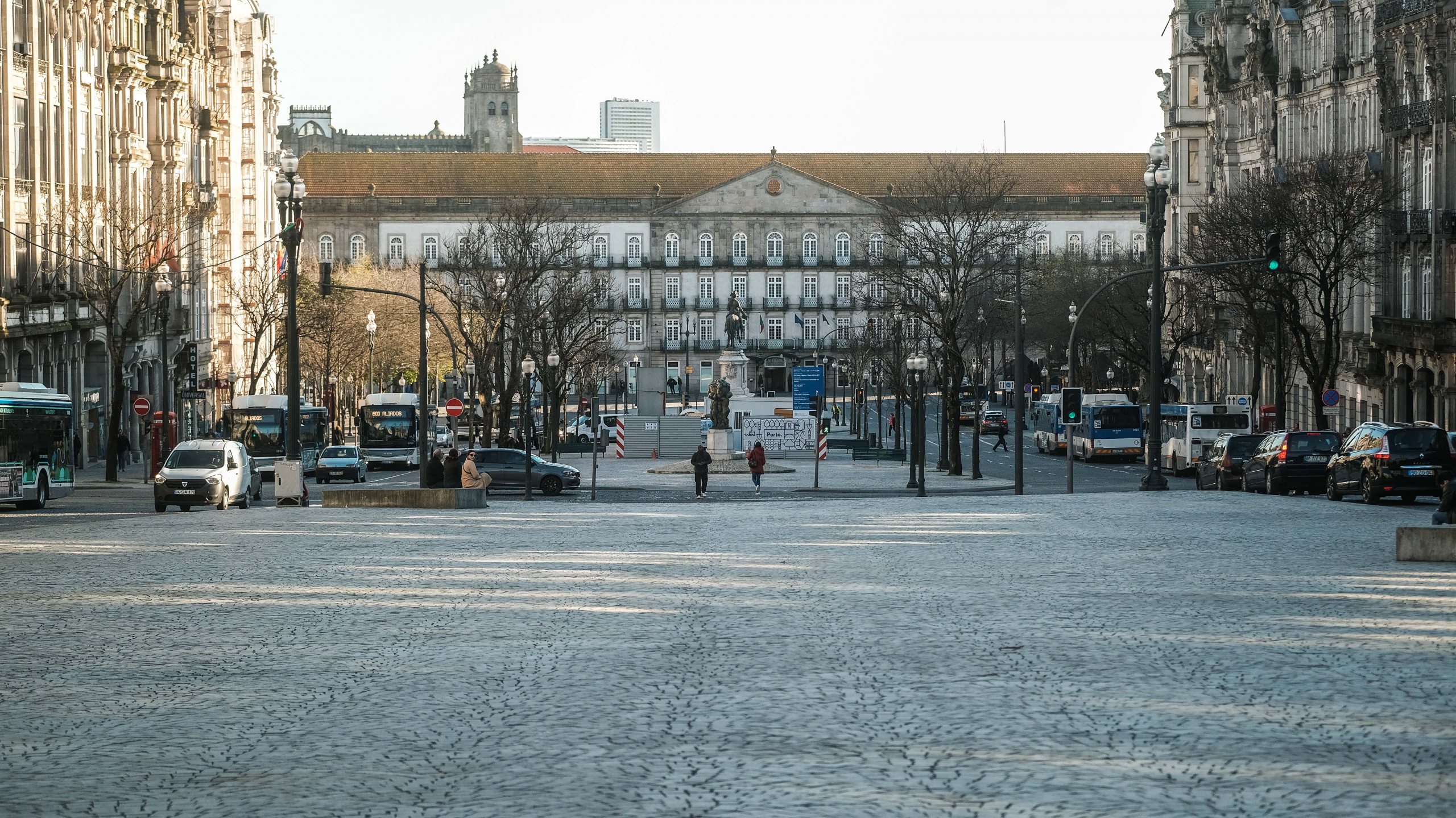 avenida dos aliados e praça da liberdade no Porto
