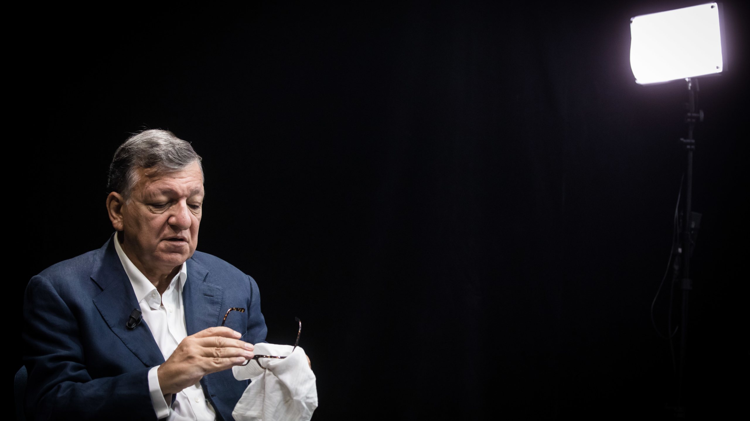Durão Barroso crítica o acesso desigual às vacinas