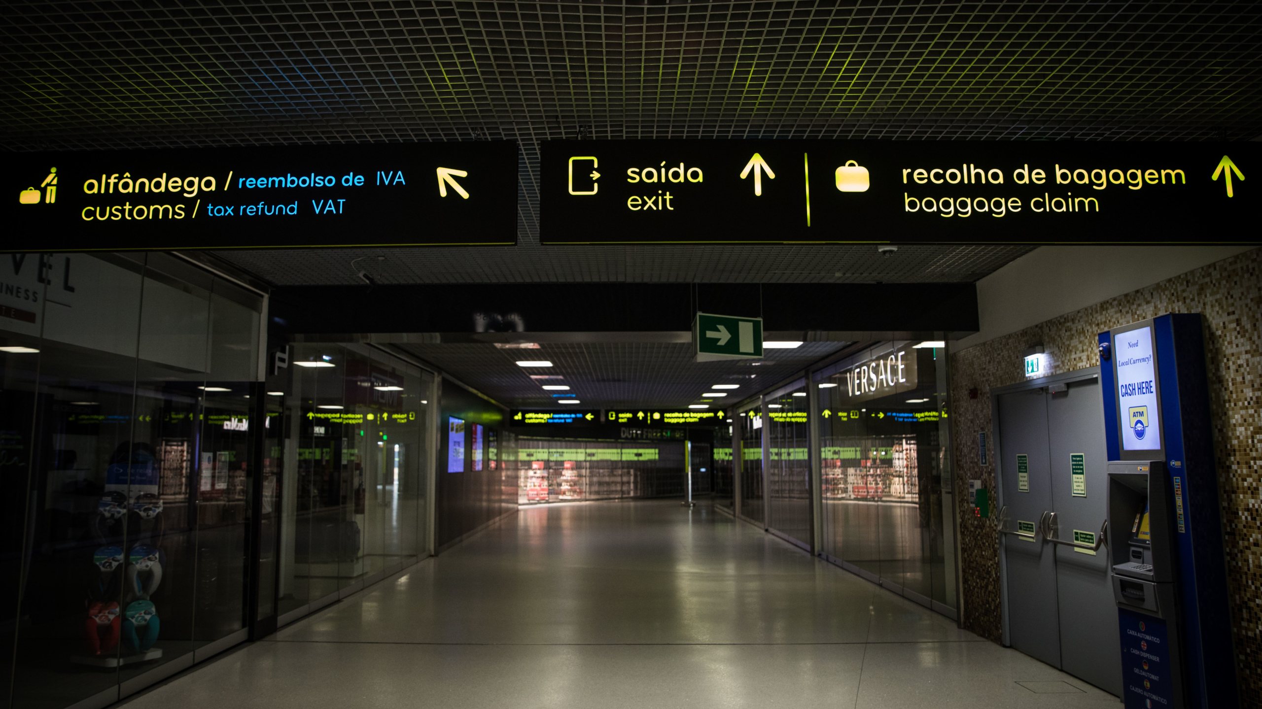 O tráfego aéreo com destino e a partir de Portugal de todos os voos de e para os países que integram a União Europeia vai continuar autorizado