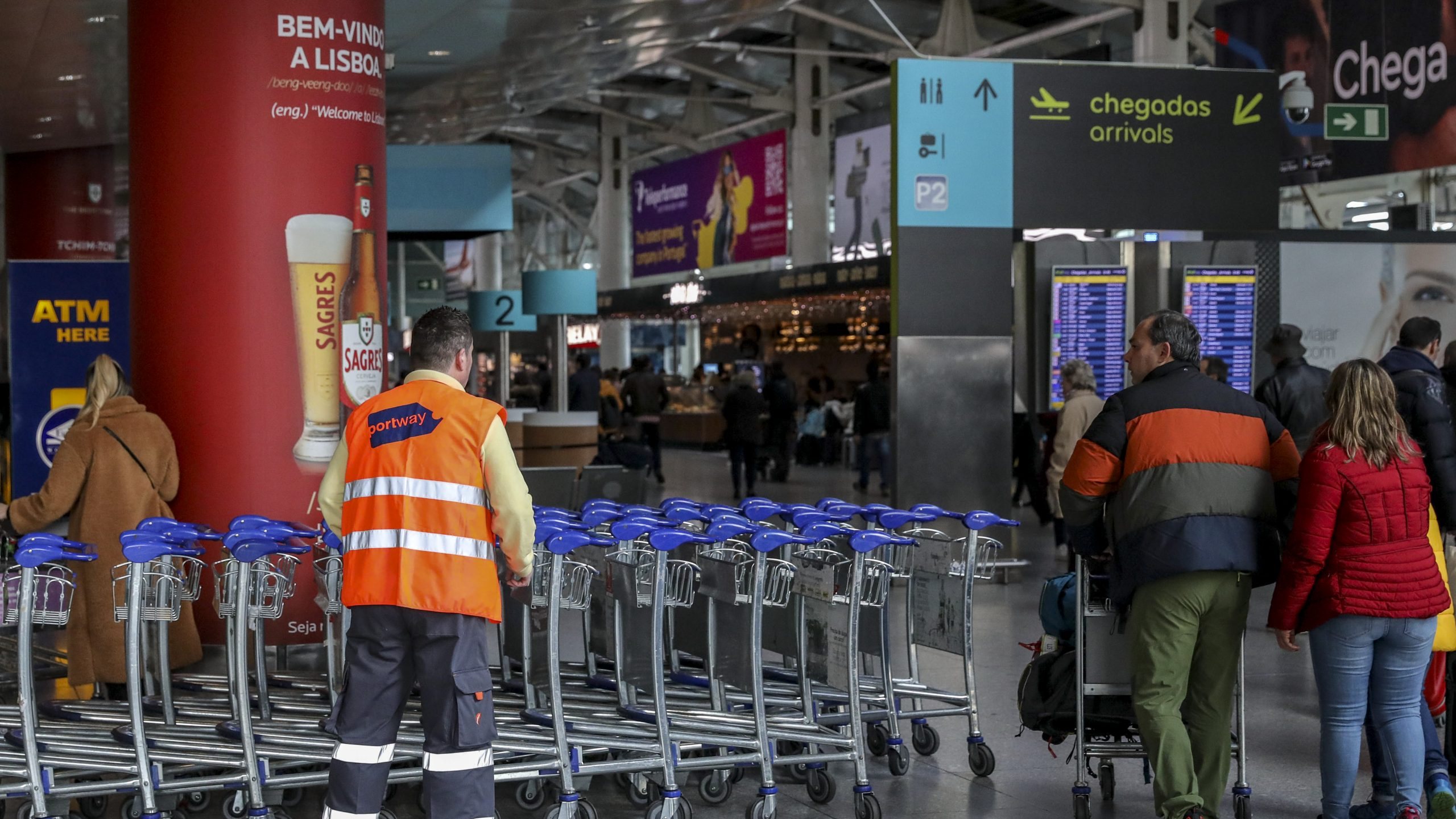 Trabalhador da Portway em serviço no Aeroporto de Lisboa