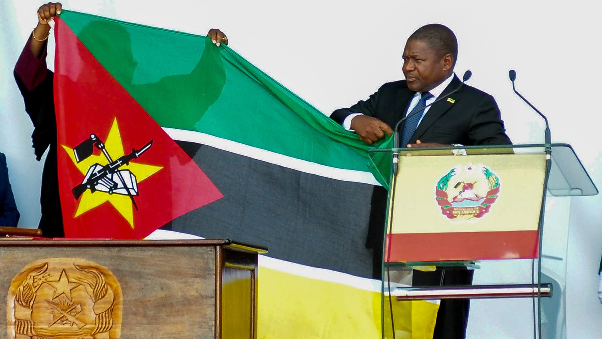 O chefe de Estado moçambicano assegurou que a inoculação massiva da população vai permitir a retoma da vida social e económica do país o mais normal possível
