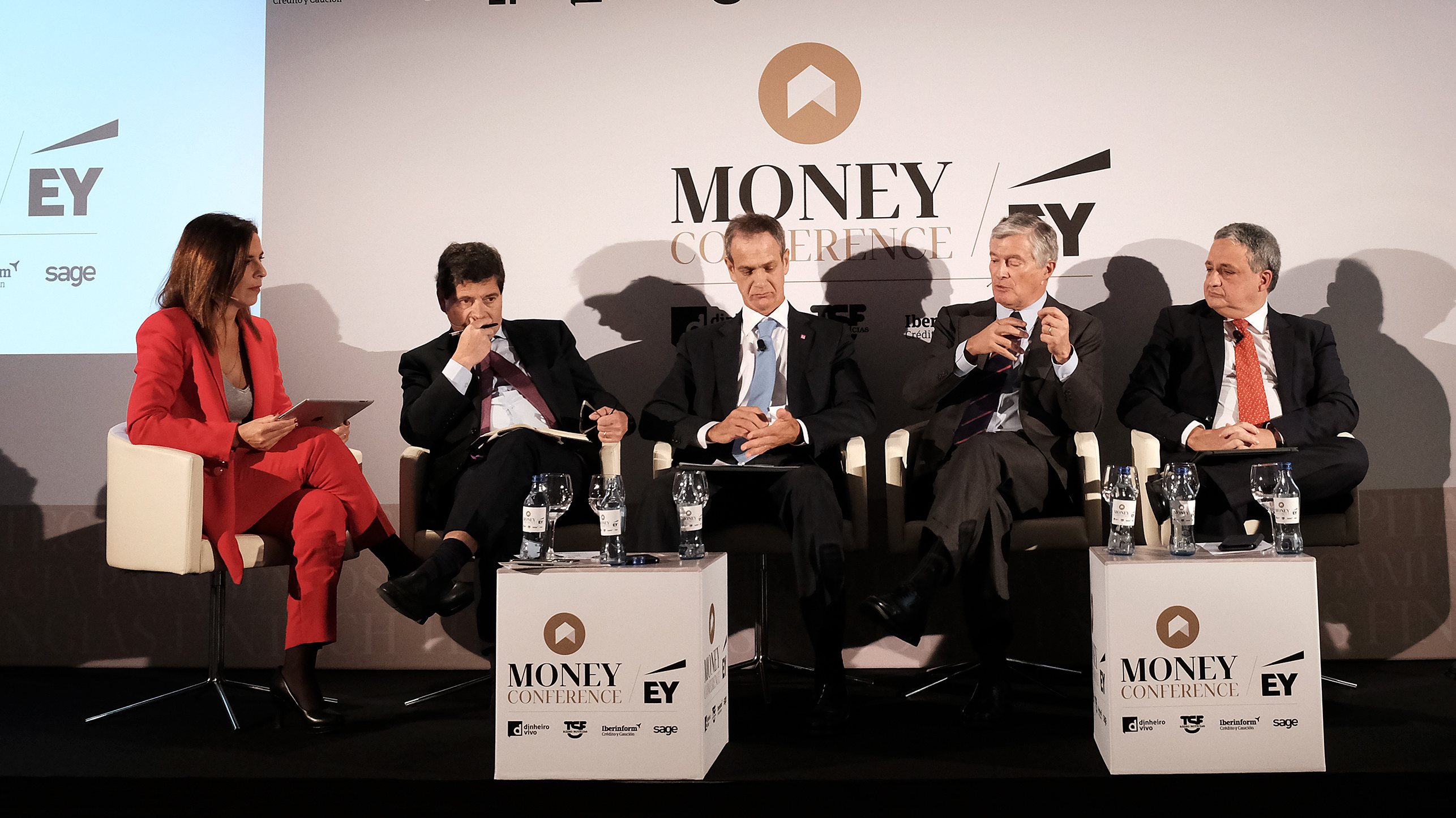 Banqueiros reunidos numa edição anterior da MoneyConference. António Ramalho, Miguel Maya, Paulo Macedo participaram (Francisco Barbeira representou BPI).