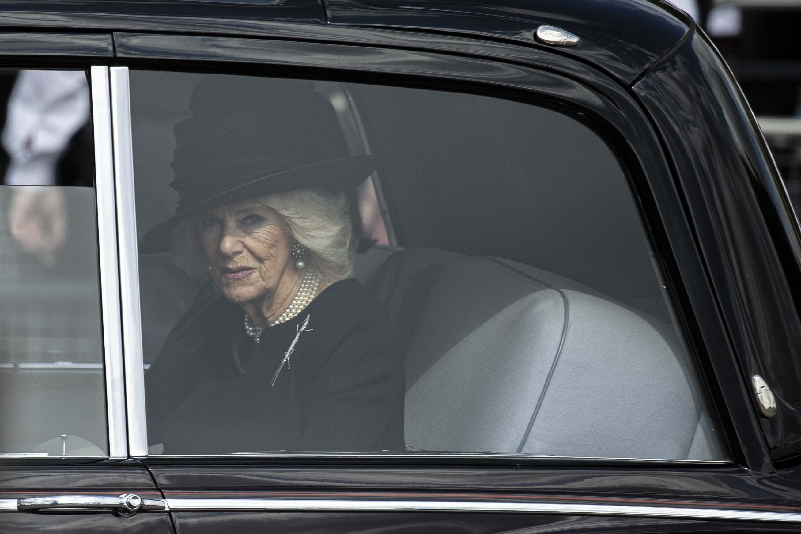 Coffin of Queen Elizabeth II is transferred from Buckingham Palace to Westminster Hall