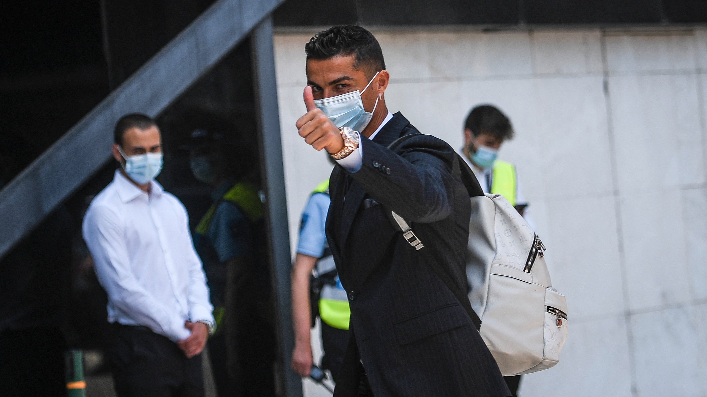 Ronaldo e a restante equipa fará apenas a viagem de ida e volta a Munique durante os três encontros da fase de grupos do Europeu