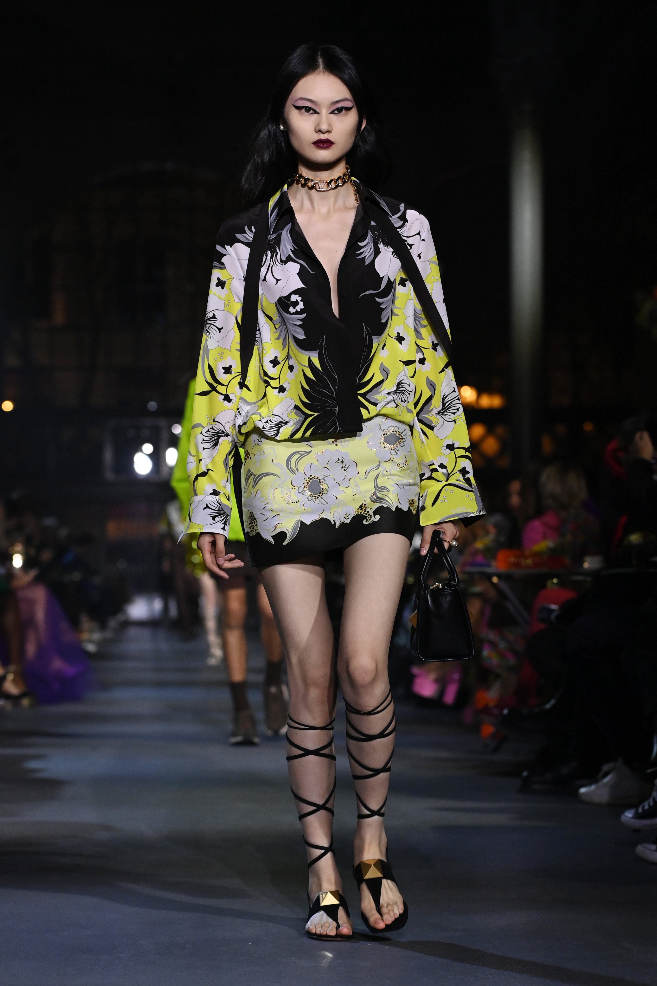 Valentino : Runway - Paris Fashion Week - Womenswear Spring Summer 2022