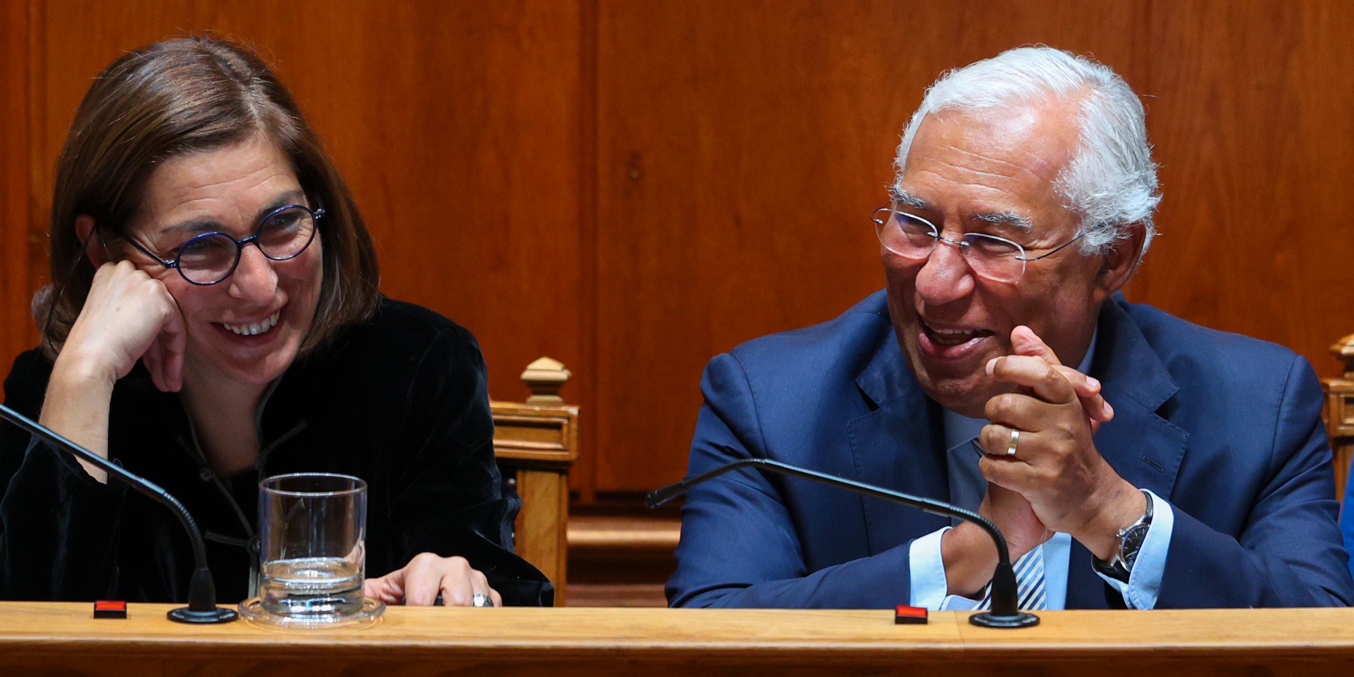 Durante o debate era clara a descompressão na bancada do Governo com Costa a não esconder os sorrisos enquanto Ventura atacava maior partido da oposição.