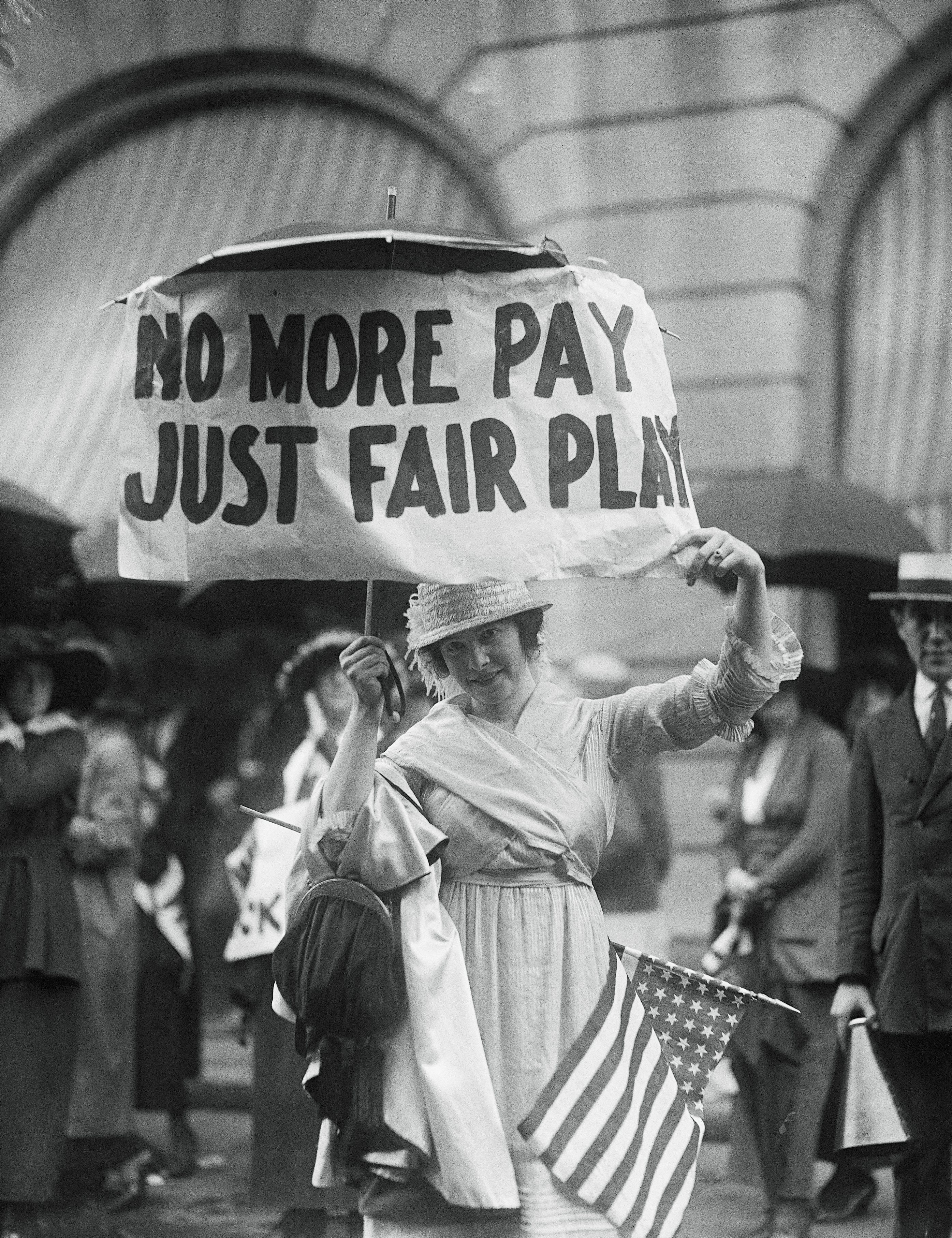 Georgie Price, ativista pelo direito de igualdade salarial entre os trabalhadores na área da cultura