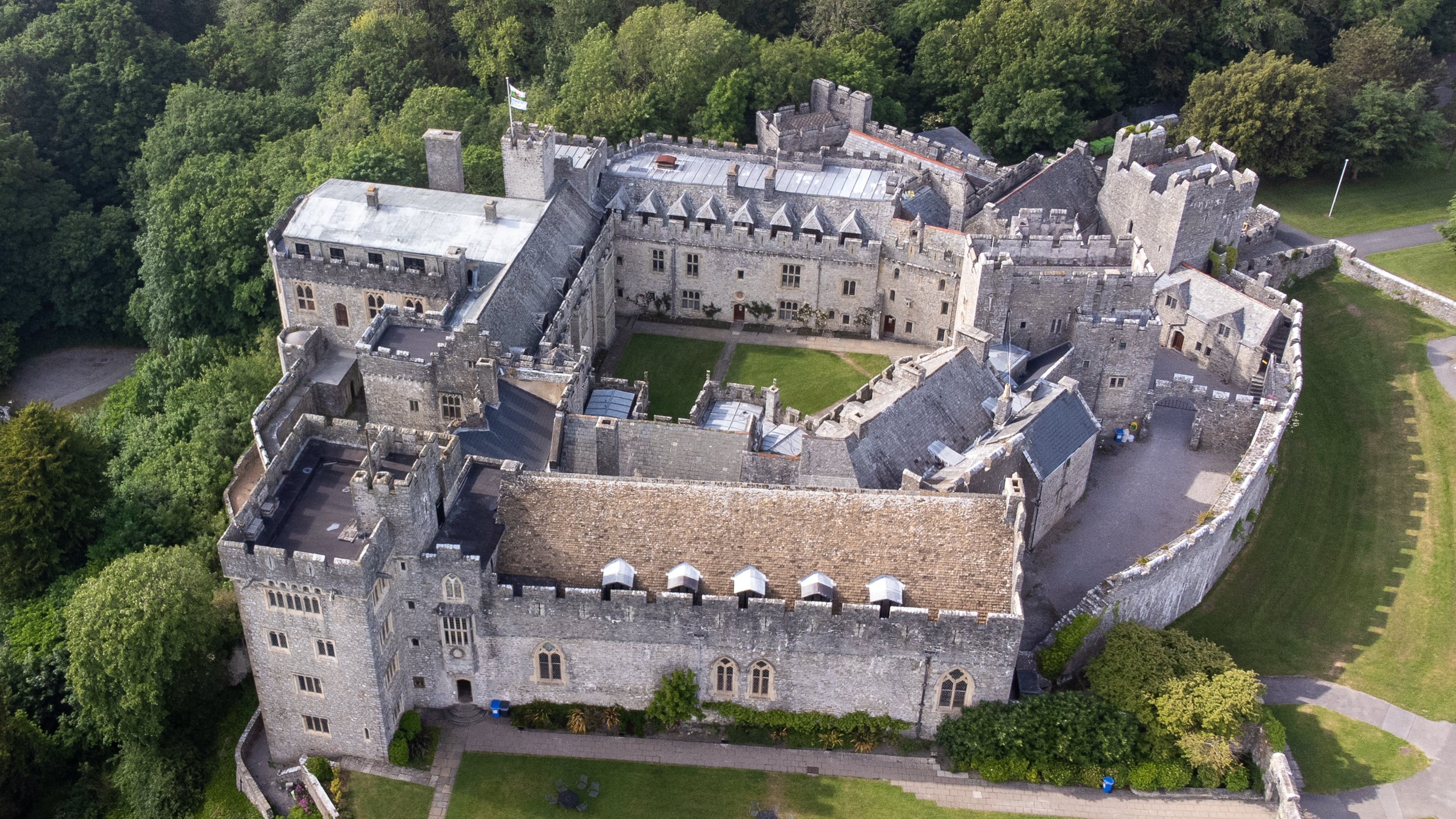 O colégio UWC Atlantic, no País de Gales, ocupa em castelo do século XII