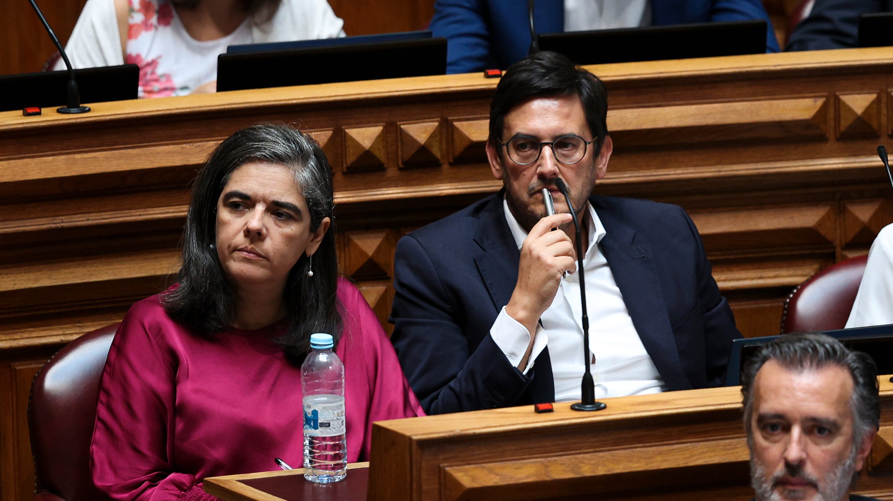 O candidato à liderança da IL Rui Rocha no parlamento, ao lado de Carla Castro, também ela candidata à sucessão de Cotrim na liderança do partido