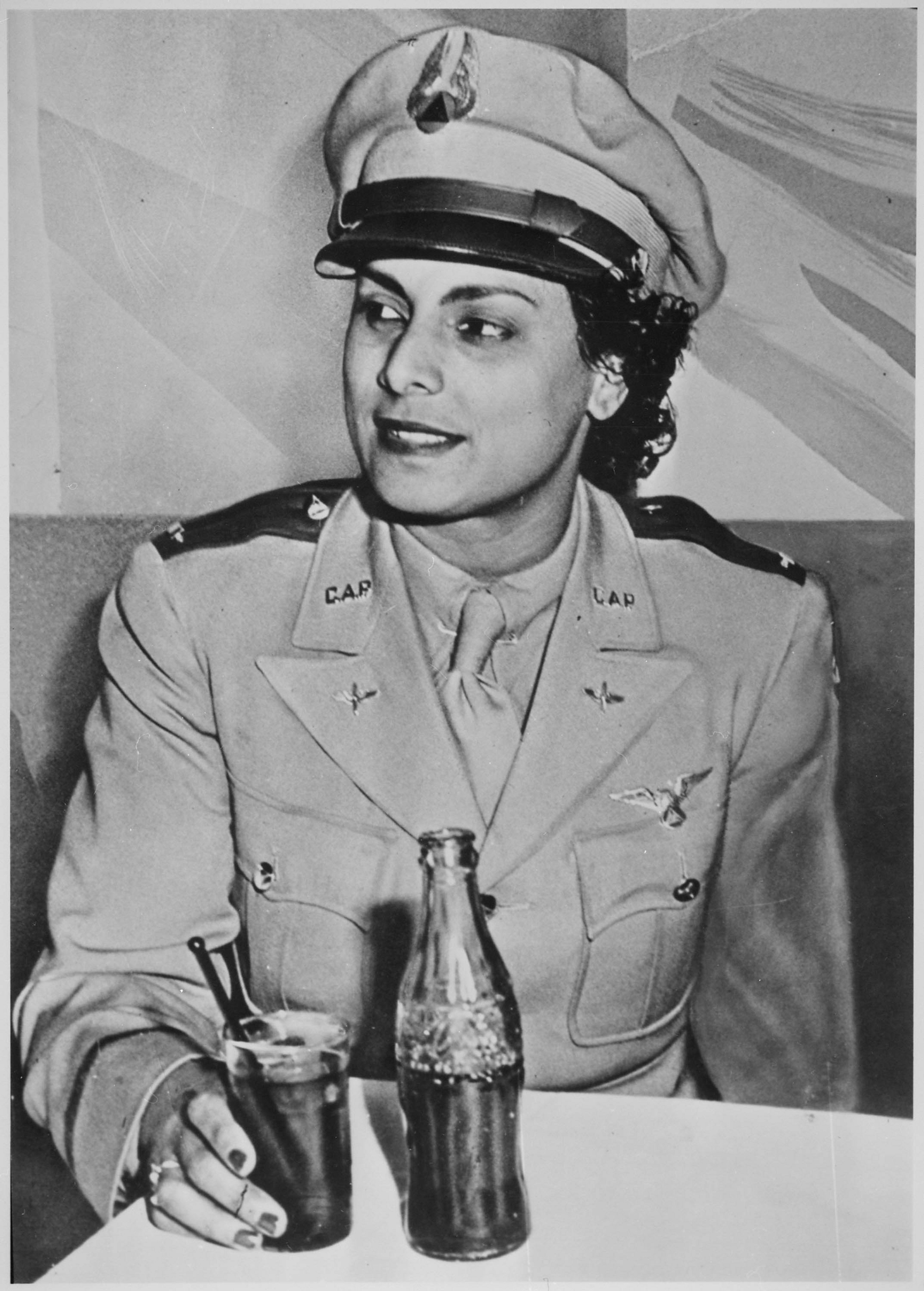 Willa Beatrice Brown, a primeira afro-americana tenente numa companhia aérea civil dos EUA