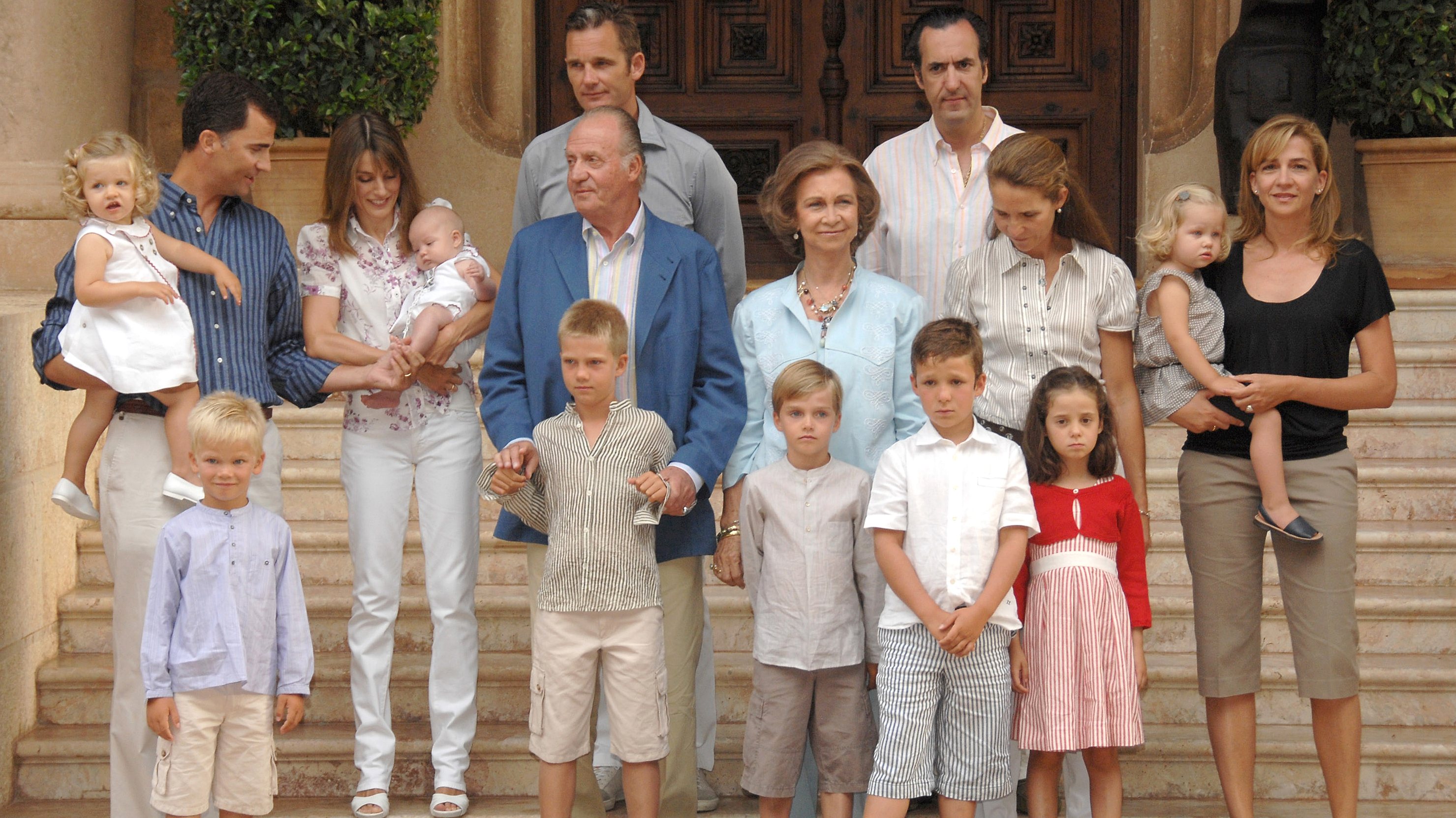 Spanish Royal Family Photocall at Marivent Palace - August 6, 2007