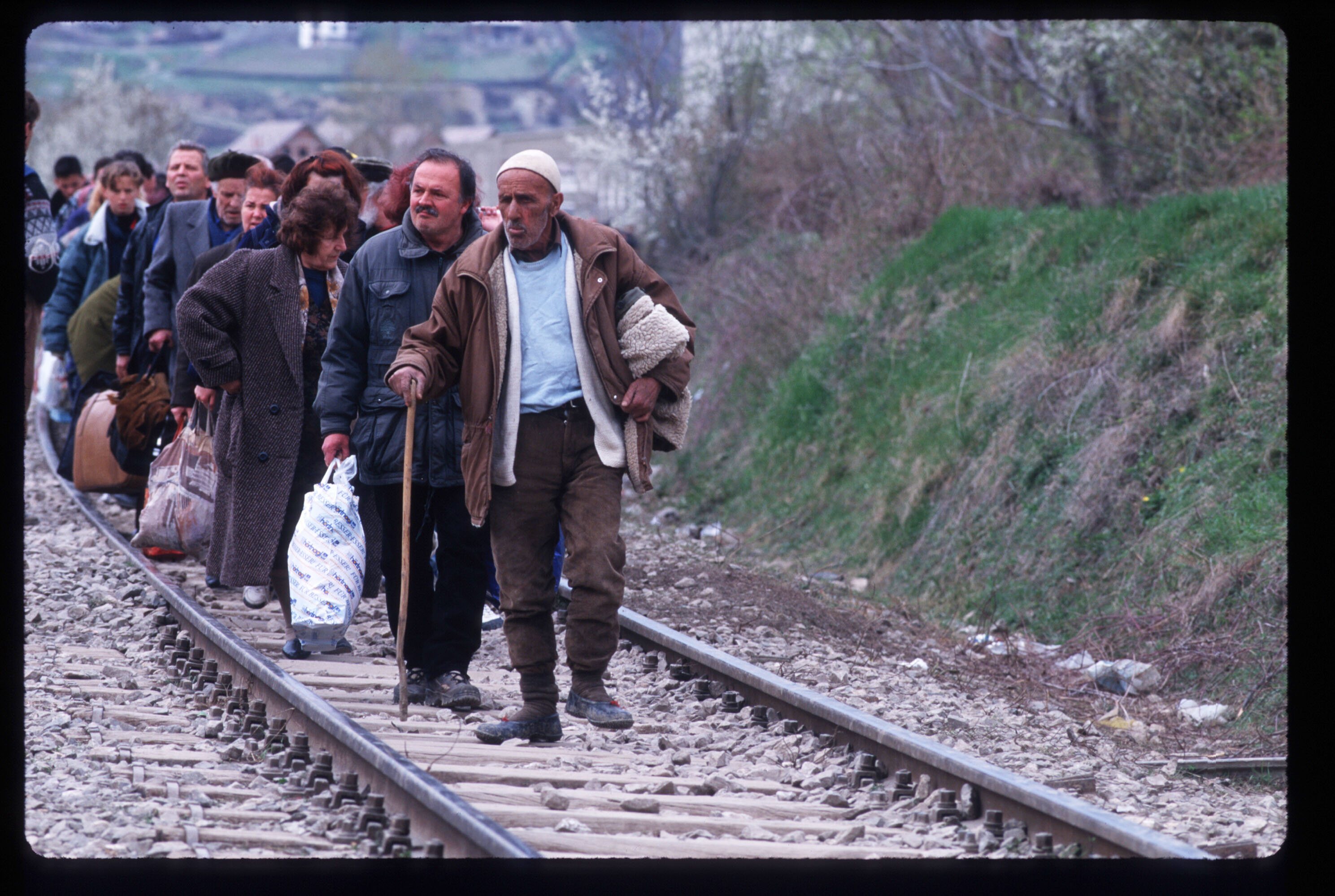 Refugees Flee Kosovo For Macedonia