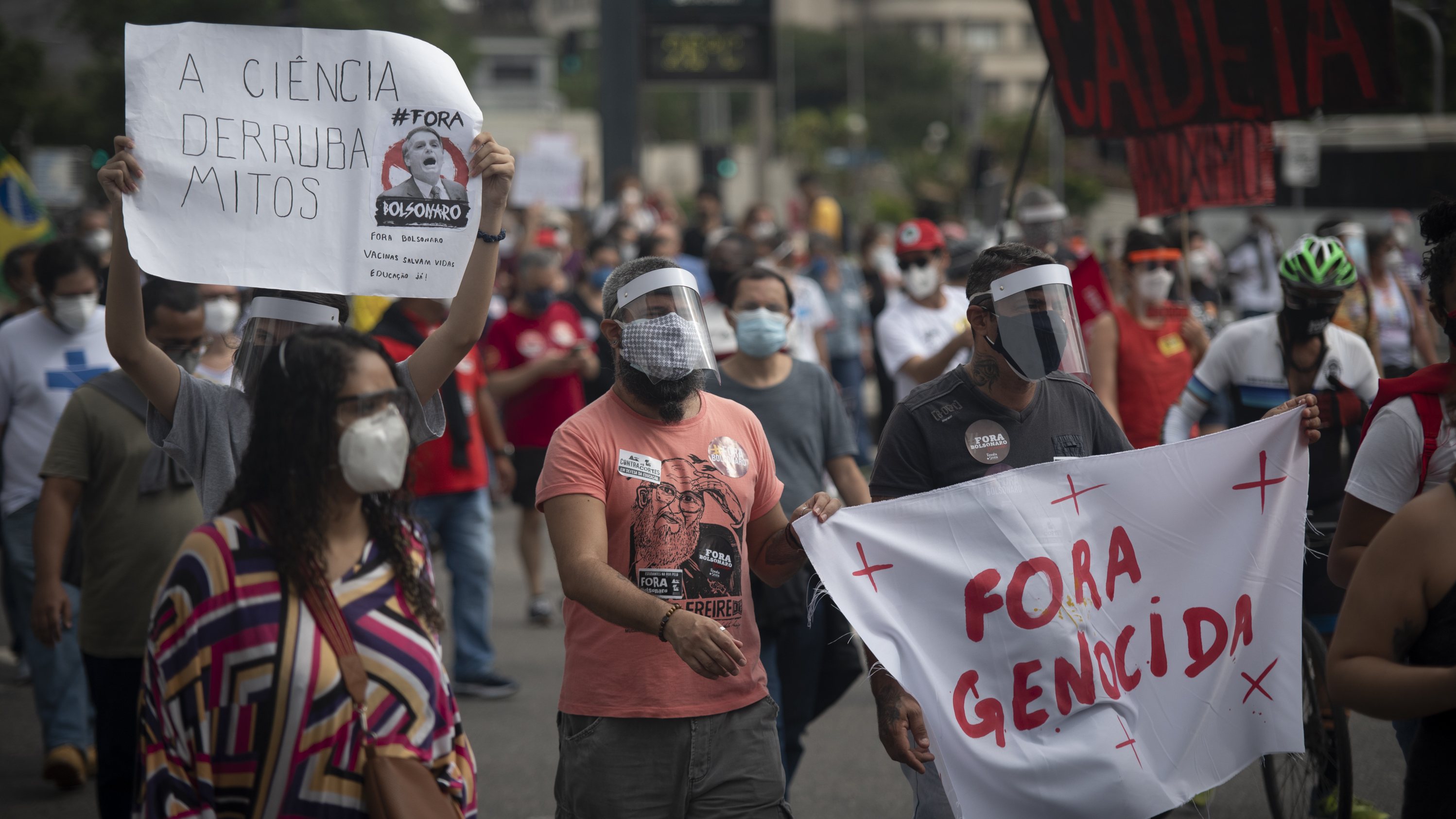 Brazil hits 500,000 COVID-19 deaths amid nationwide protests