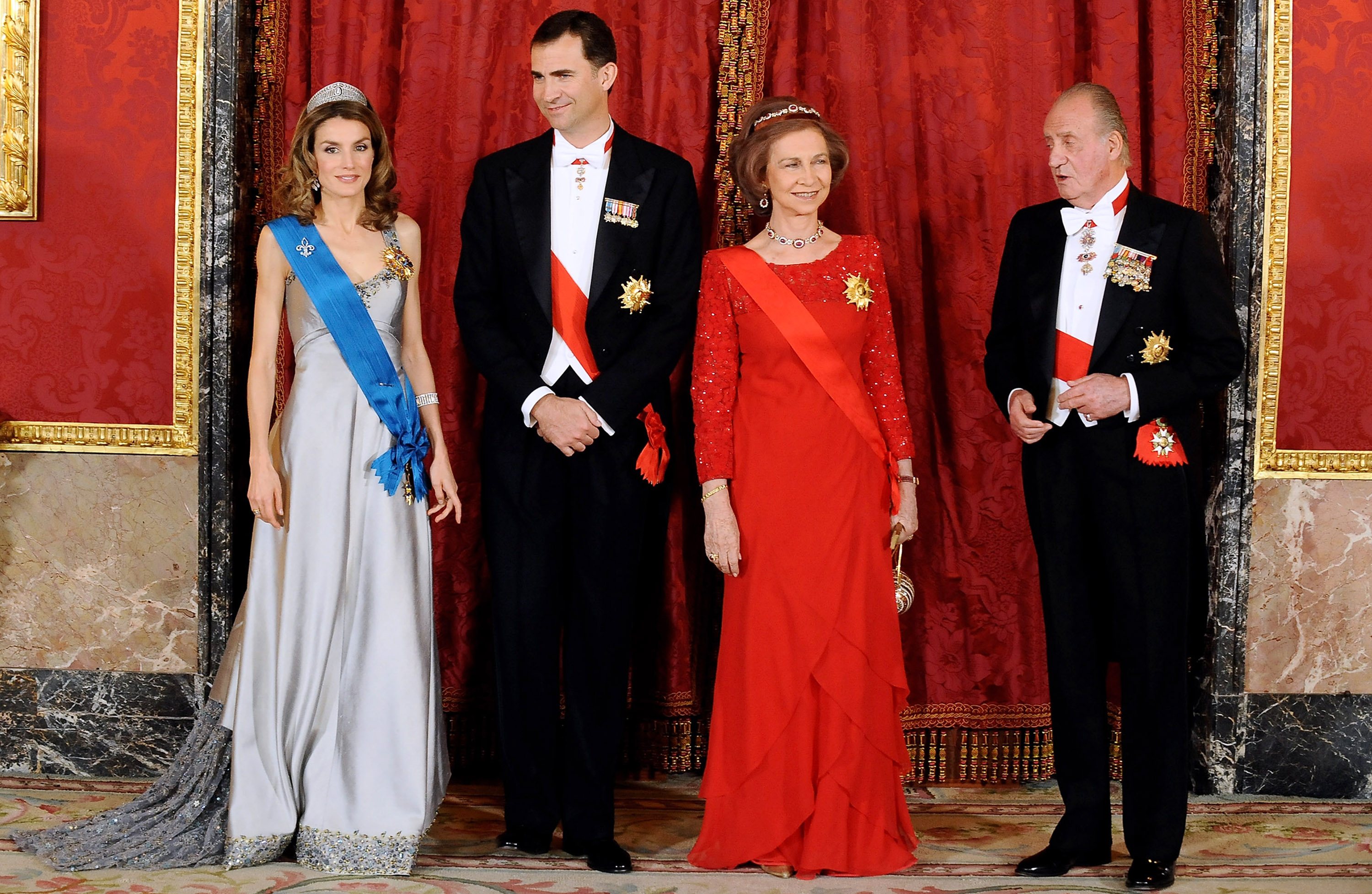 Os reis Juan Carlos e Sofia com o Príncipe Filipe e a Princesa Letizia