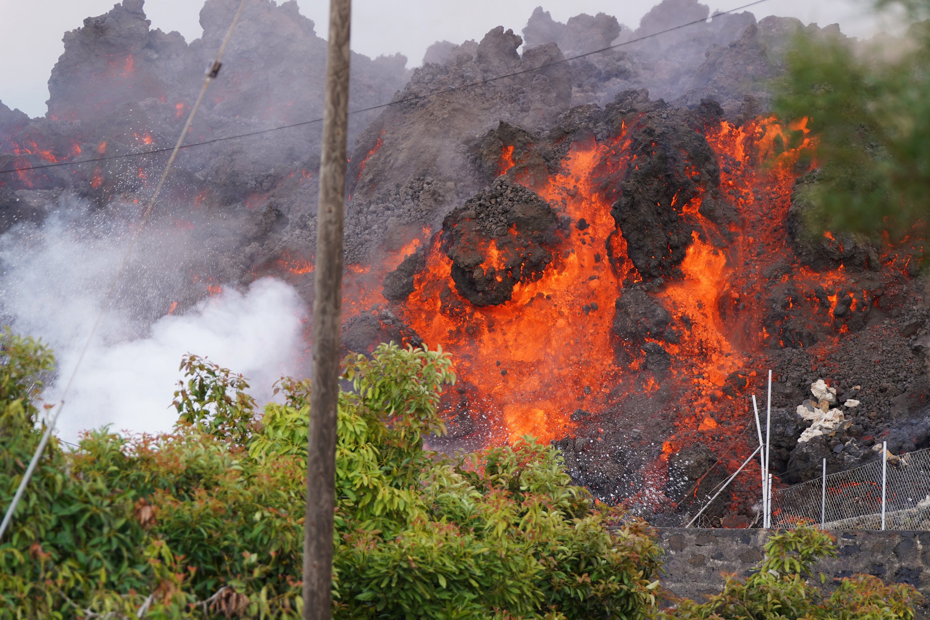 Thousands Evacuated As Volcano Erupts On Spain&#039;s La Palma Island