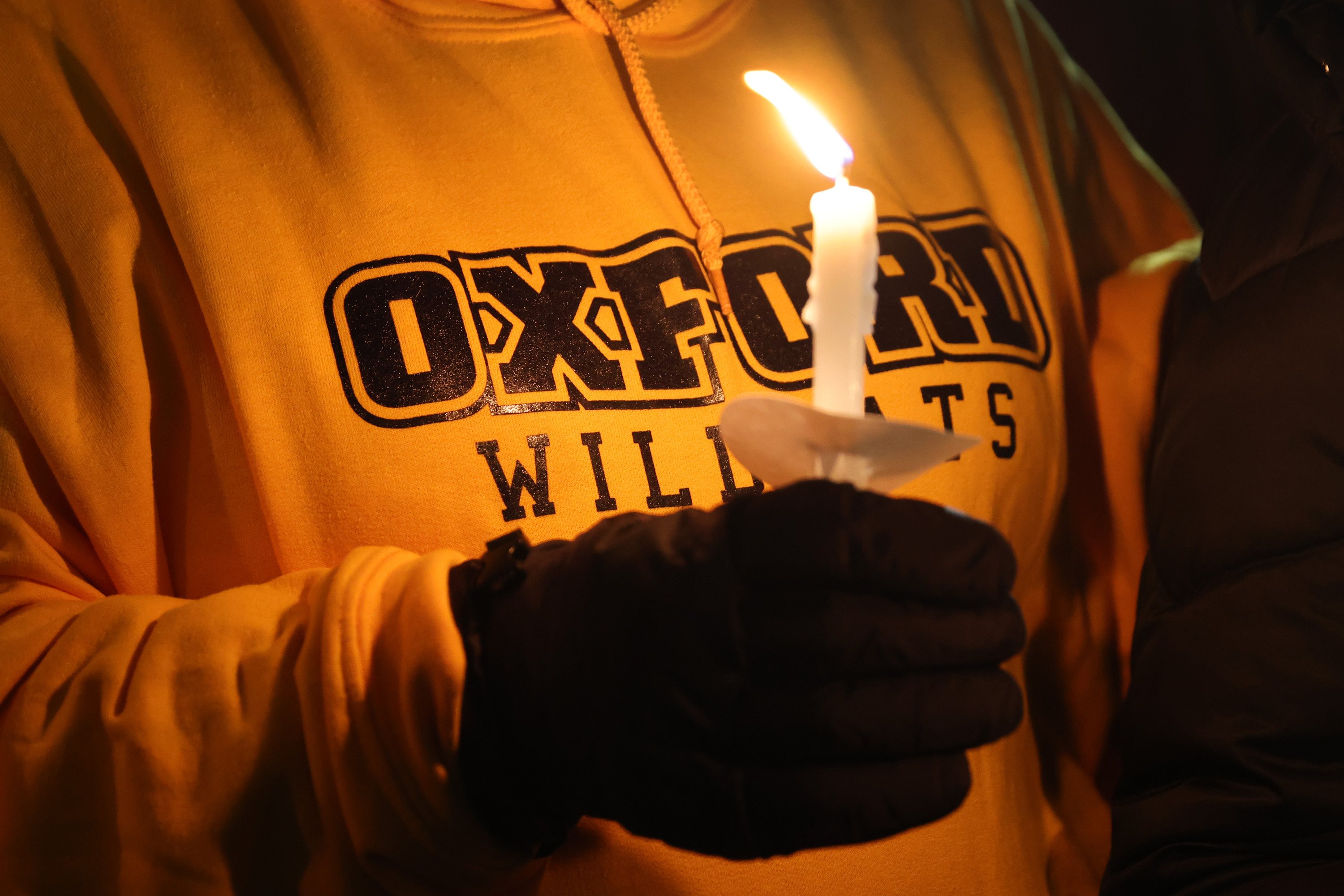Vigília em homenagem às vítimas do tiroteio escolar de 30 de novembro, no Michigan