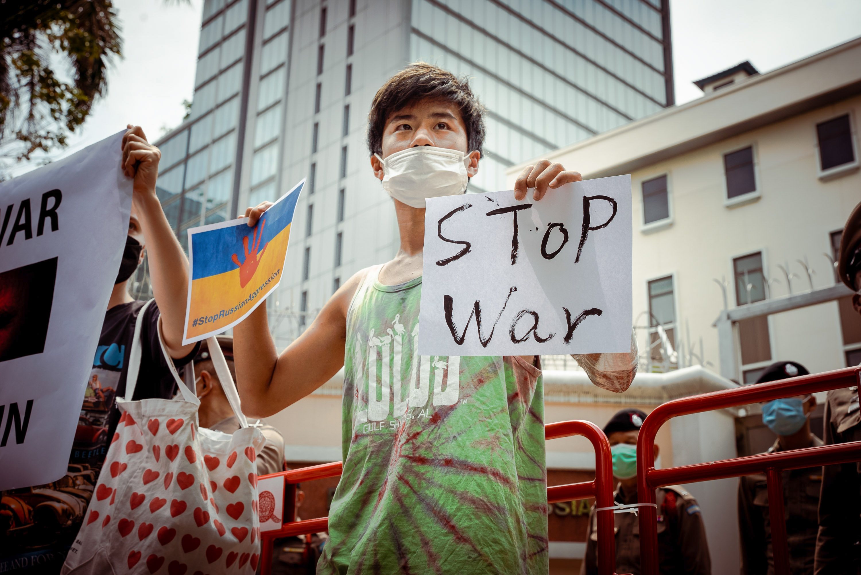 Protestos contra a invasão da Ucrânia em Banguecoque, Tailândia