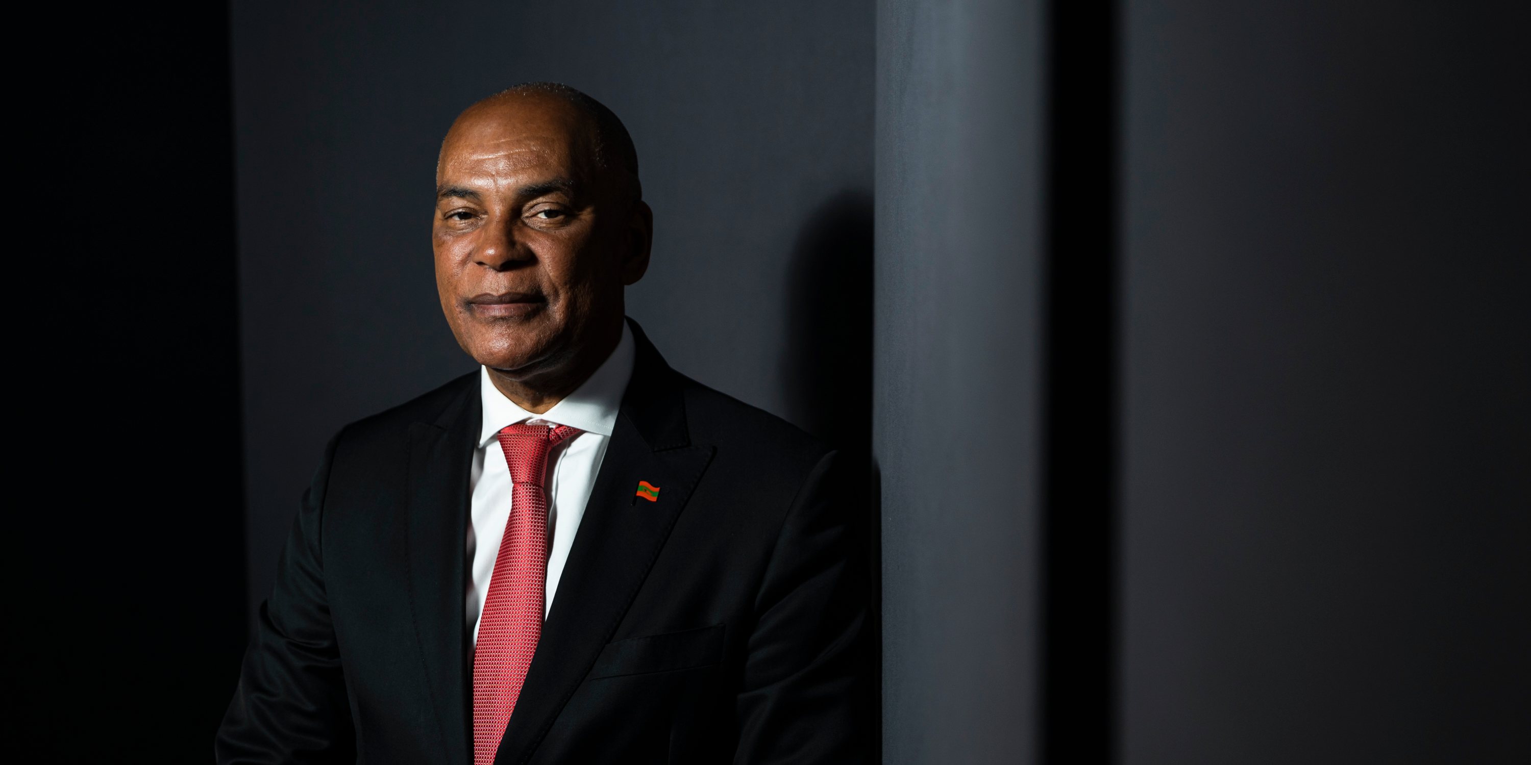Adalberto Costa Júnior acusa o Presidente de Angola de ser o maior incentivador da corrupção, com práticas como a contratação simples