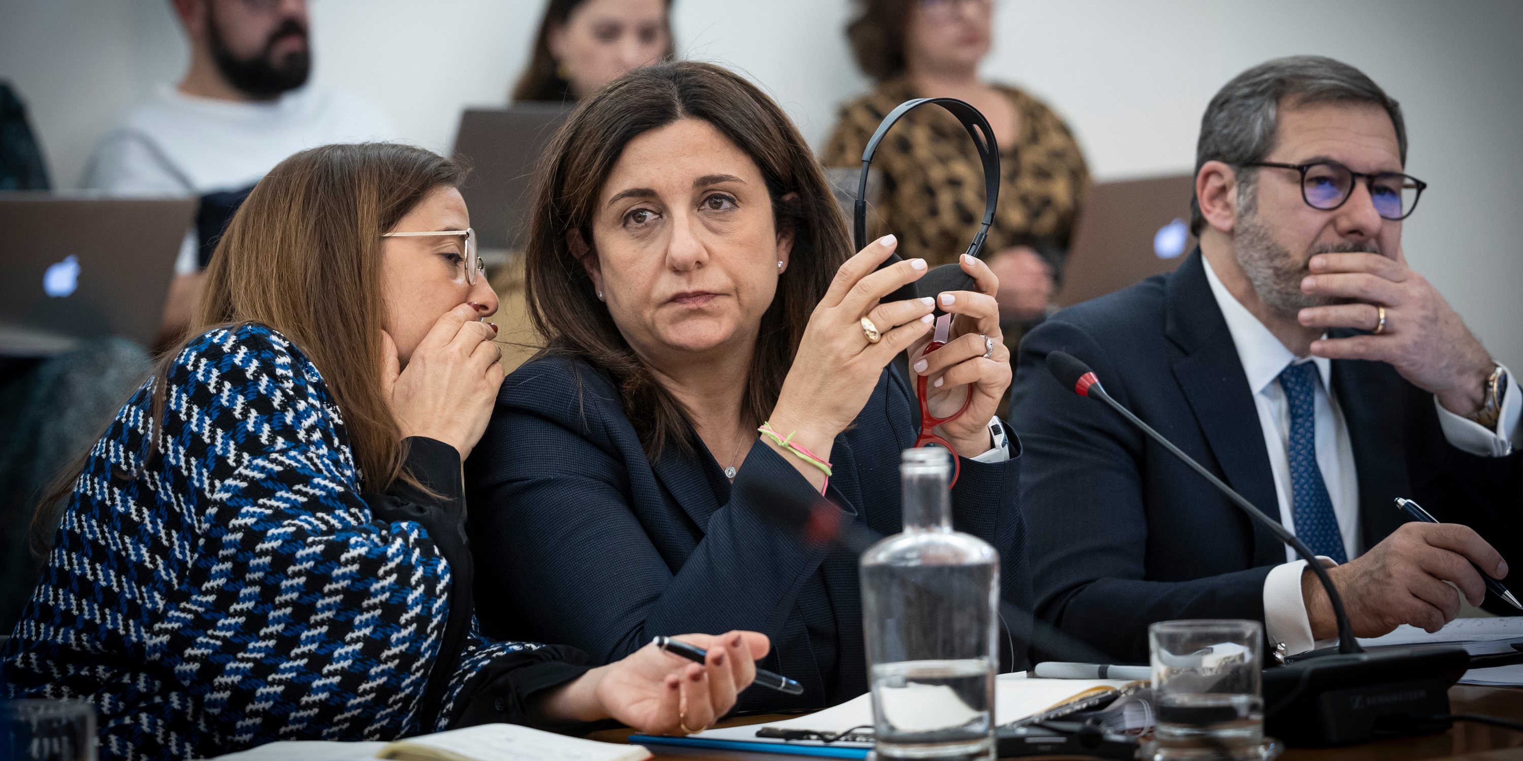 Ex-presidente executiva da TAP foi acompanhada por dois advogados à audição de comissão de inquérito, Inês Arruda e Paulo Sá e Cunha