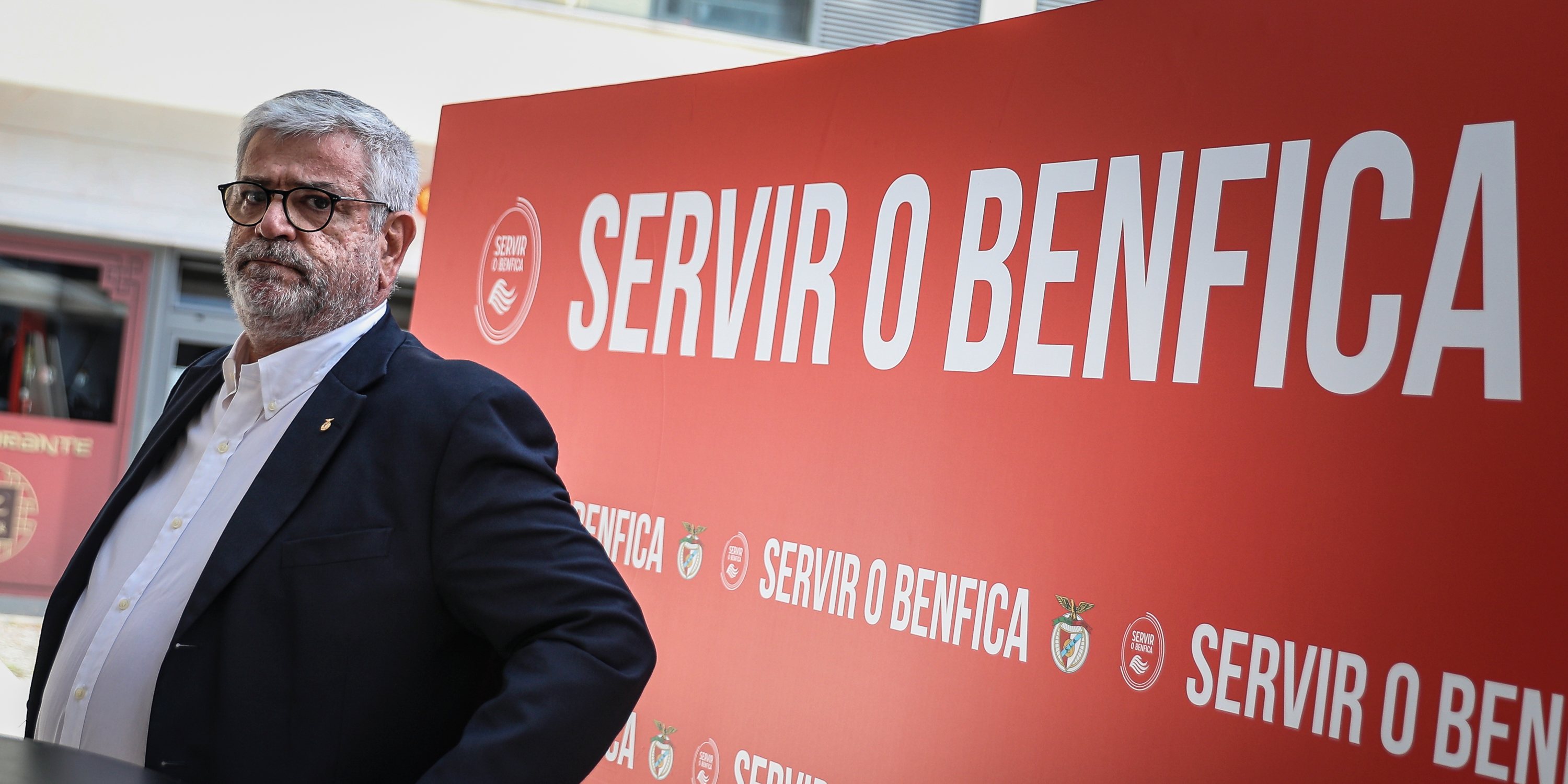 O empresário de 56 anos encabeça a lista B, a candidatura do movimento &quot;Servir o Benfica&quot;