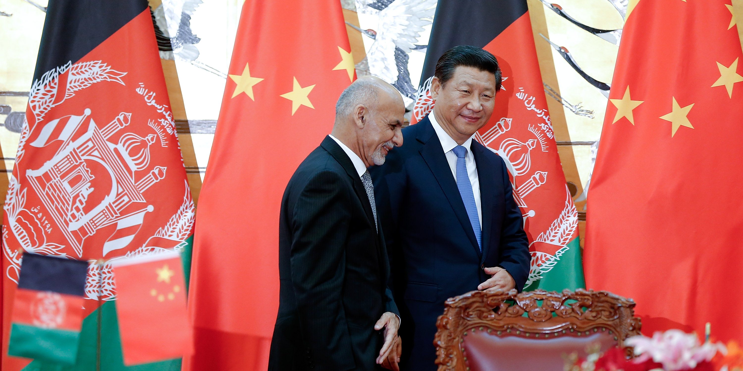 Ao longo dos anos, a China foi estreitanto a proximidade aos vários líderes afegãos — e também dos talibãs