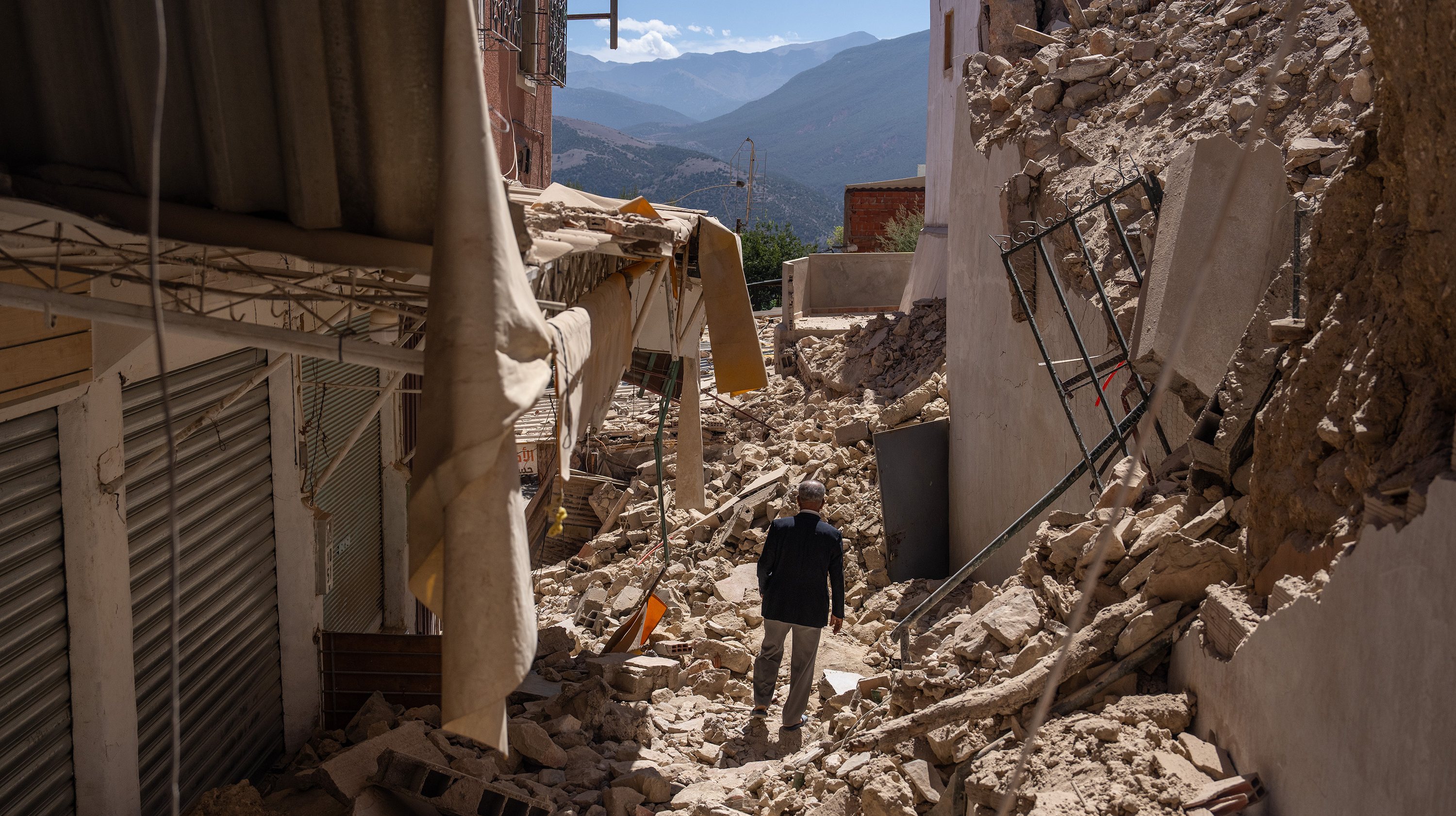 Quase 3 mil pessoas morreram na sequência do sismo da última sexta-feira