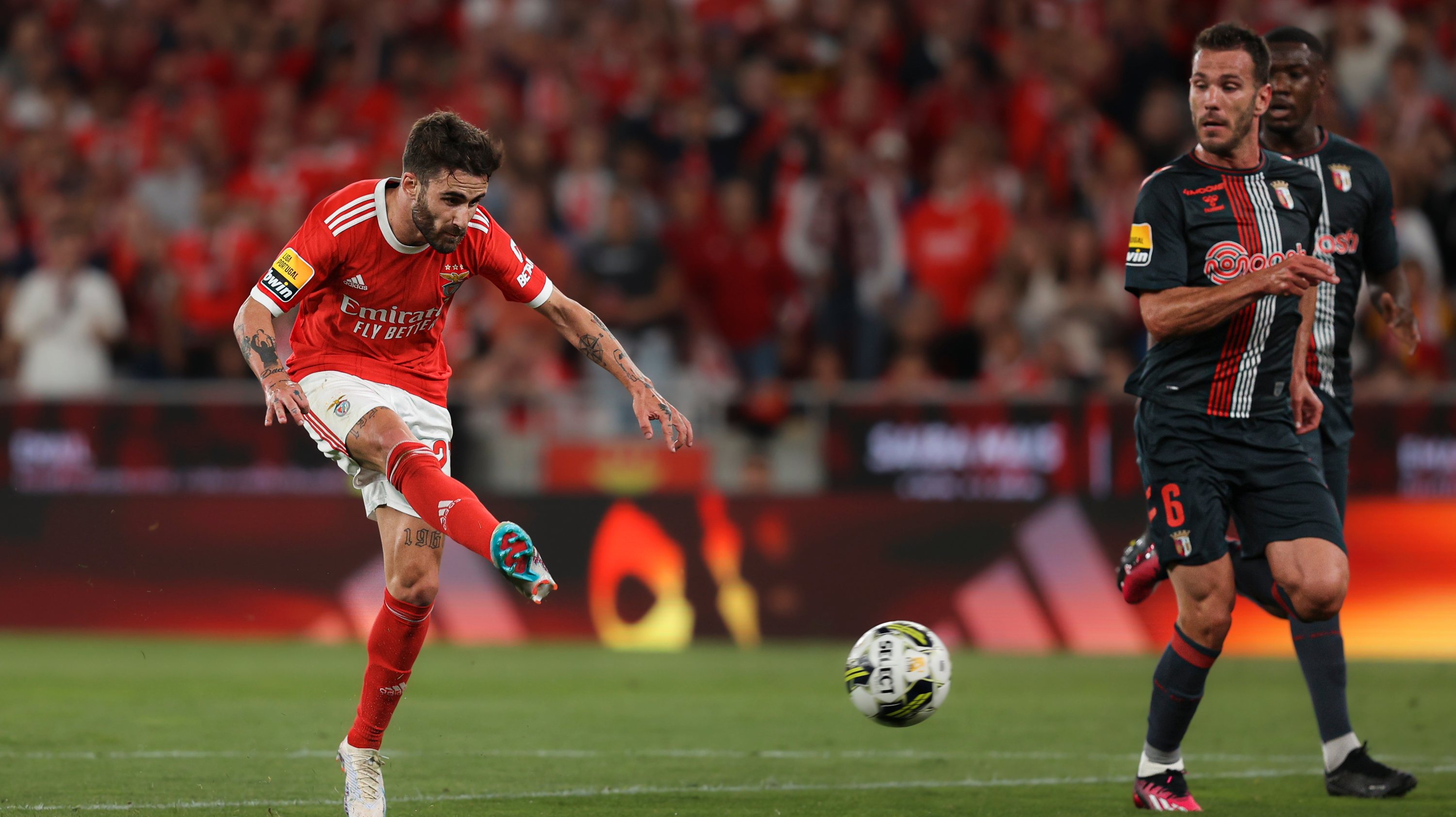 Rafa marcou o único golo na partida que permitiu ao Benfica guardar o primeiro lugar.
