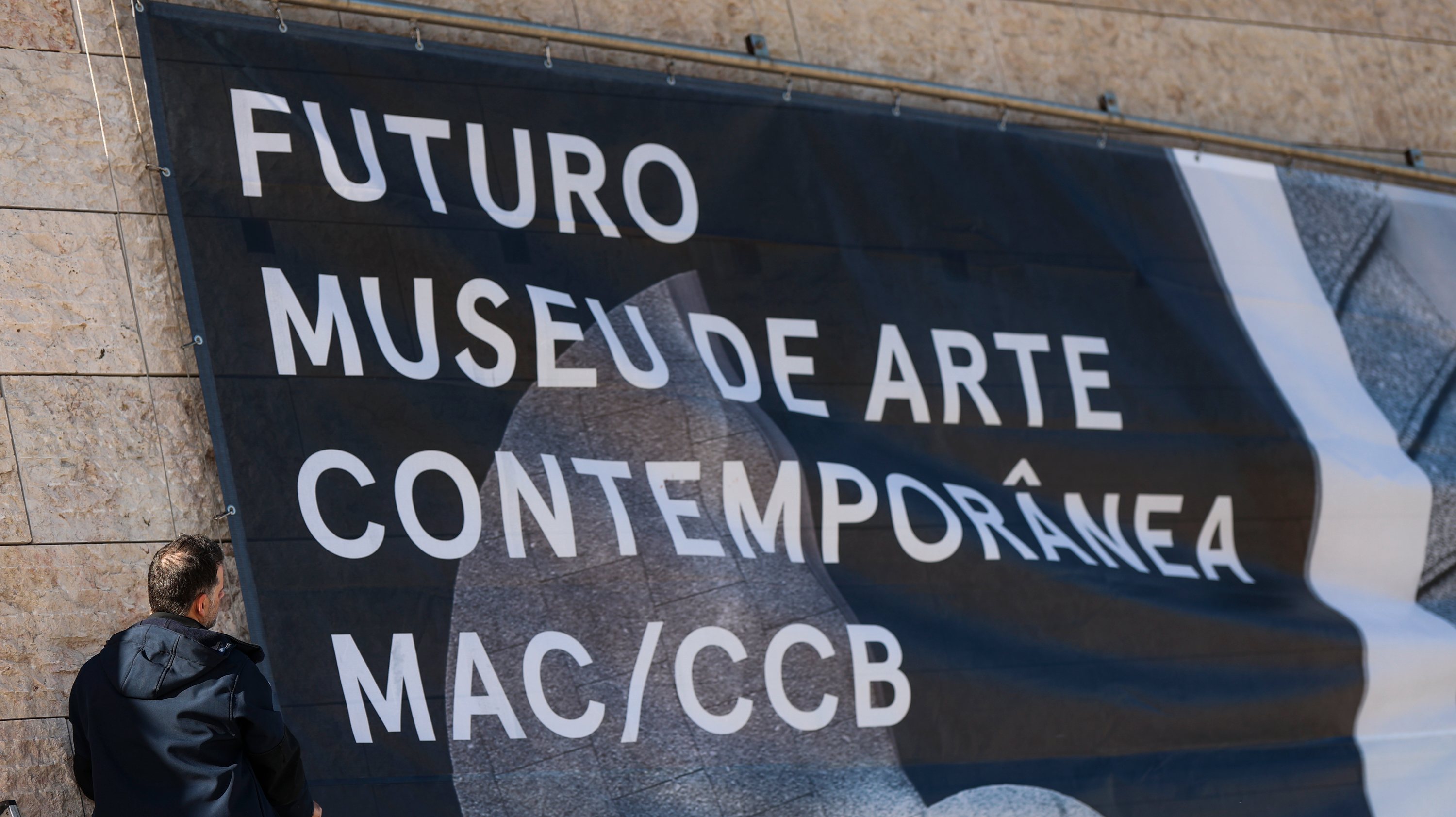 Na versão abreviada do nome, o novo museu assume a identidade MAC/CCB