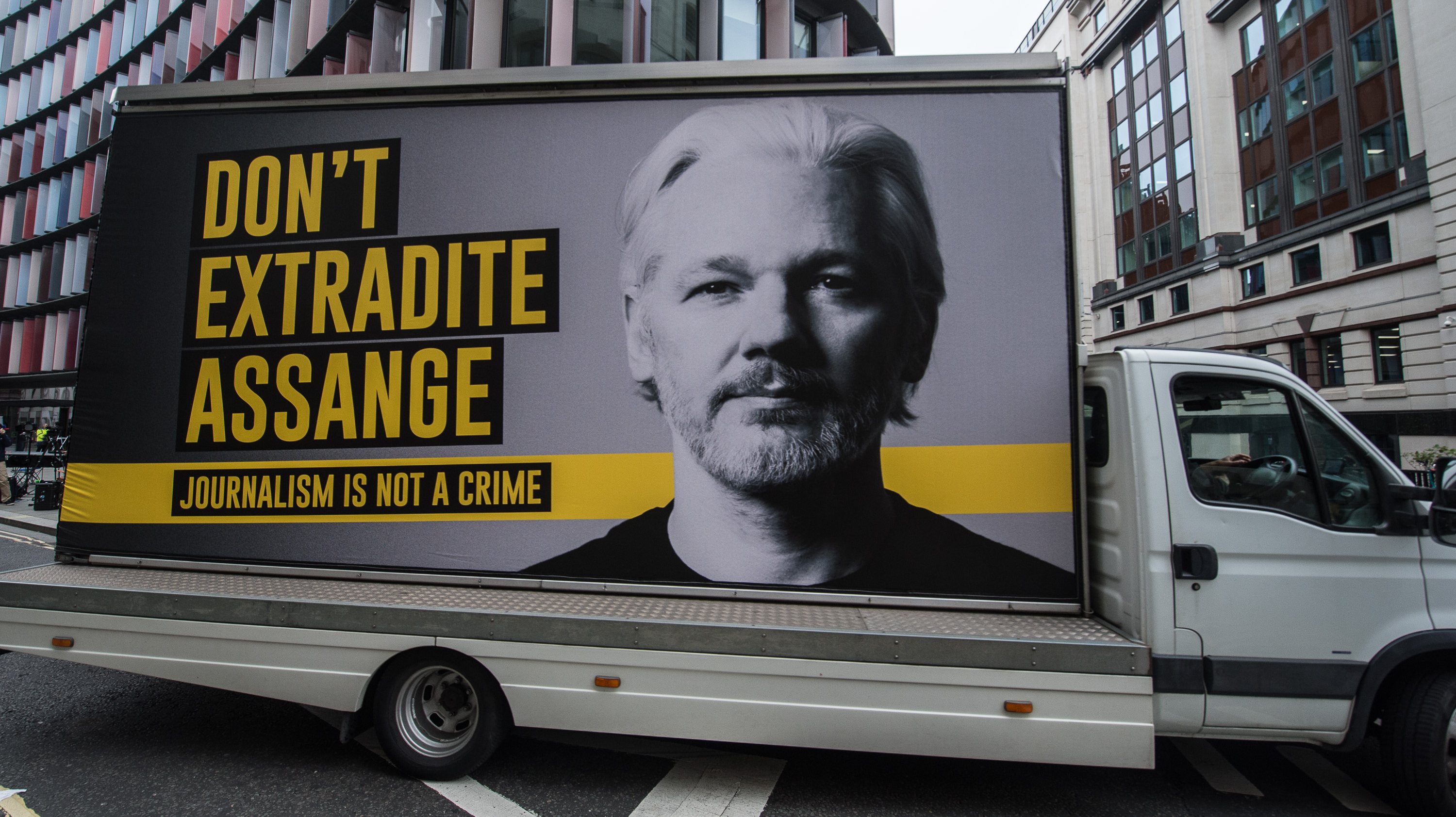 Extradition Trial For Julian Assange Begins At The Old Bailey