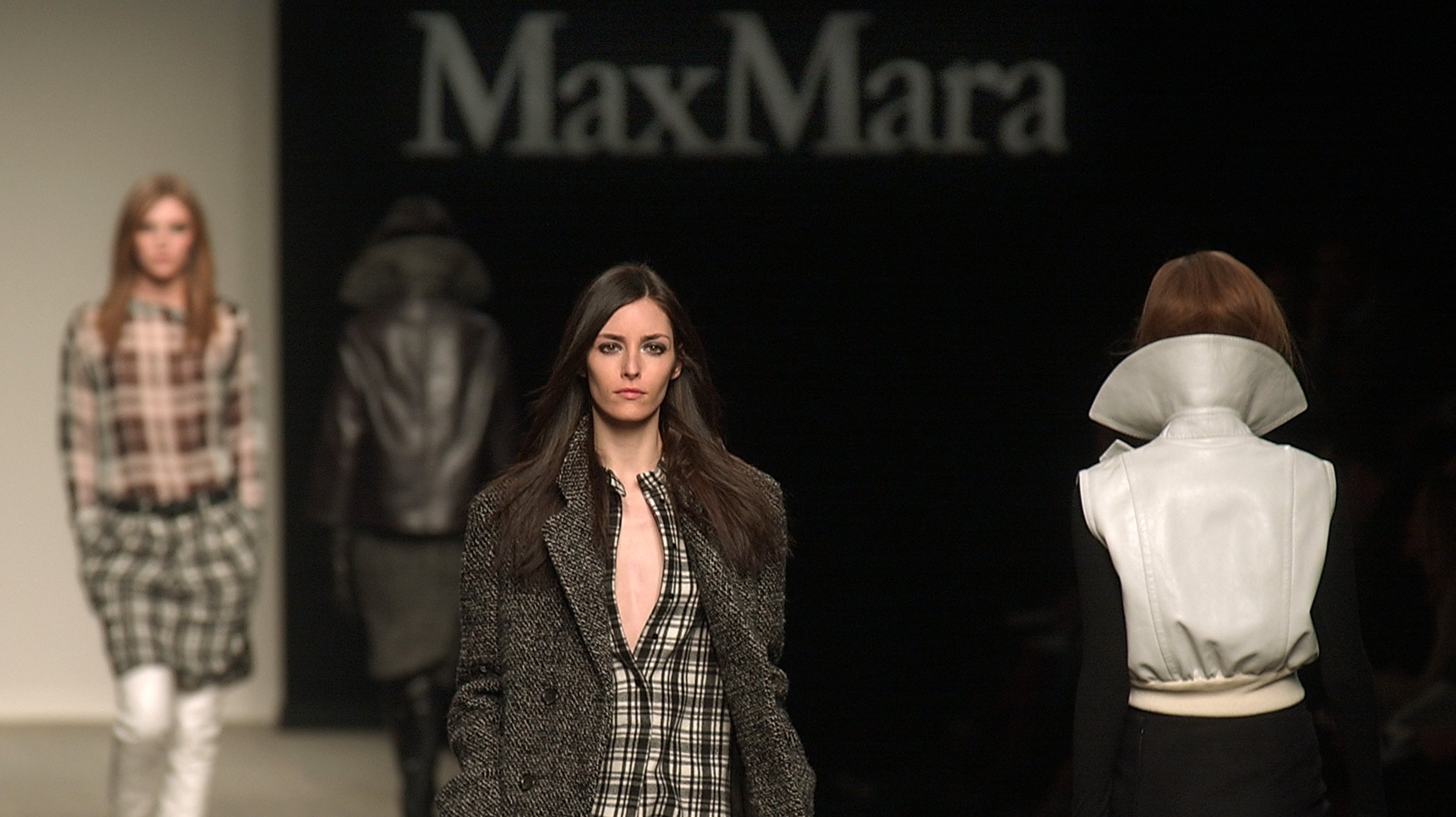 Max Mara Autumn/Winter 2003-2004 Fashion Show