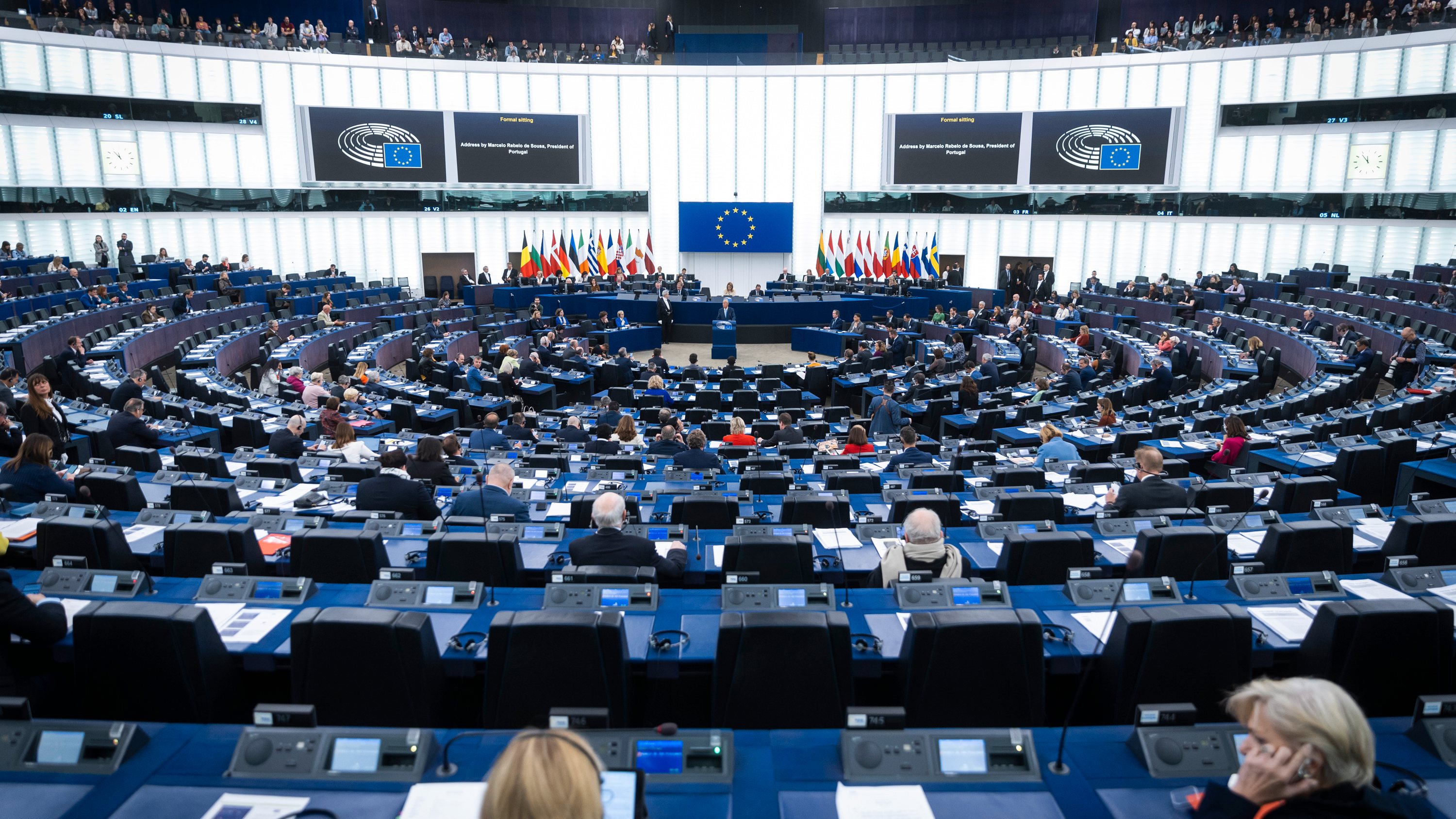 Os países da UE terão 30 meses para transpor as novas disposições para o direito nacional e preparar a sua aplicação
