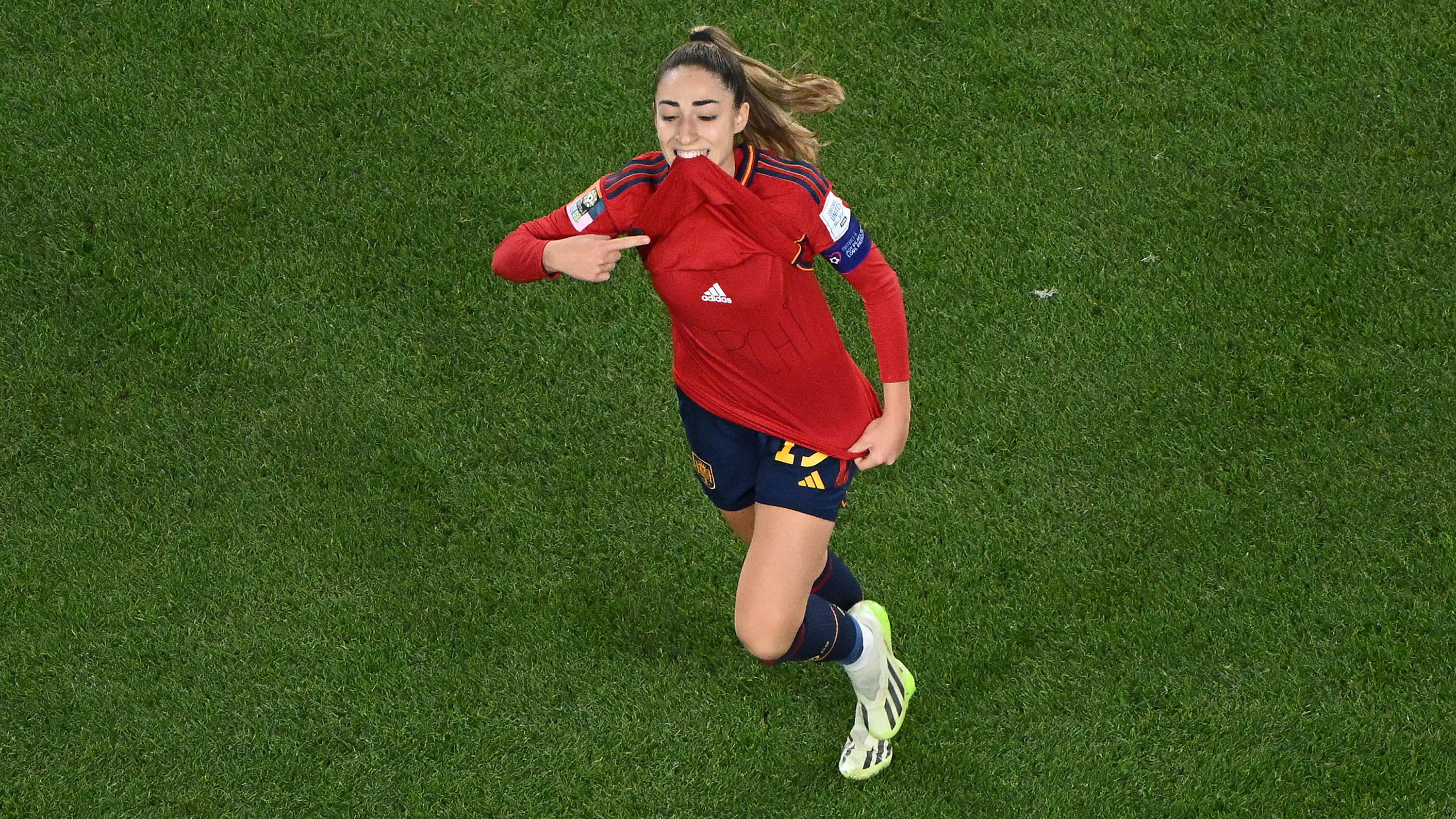 Olga Carmona só tinha um golo pela Roja na carreira mas decidiu a meia-final frente à Suécia e a final com a Inglaterra