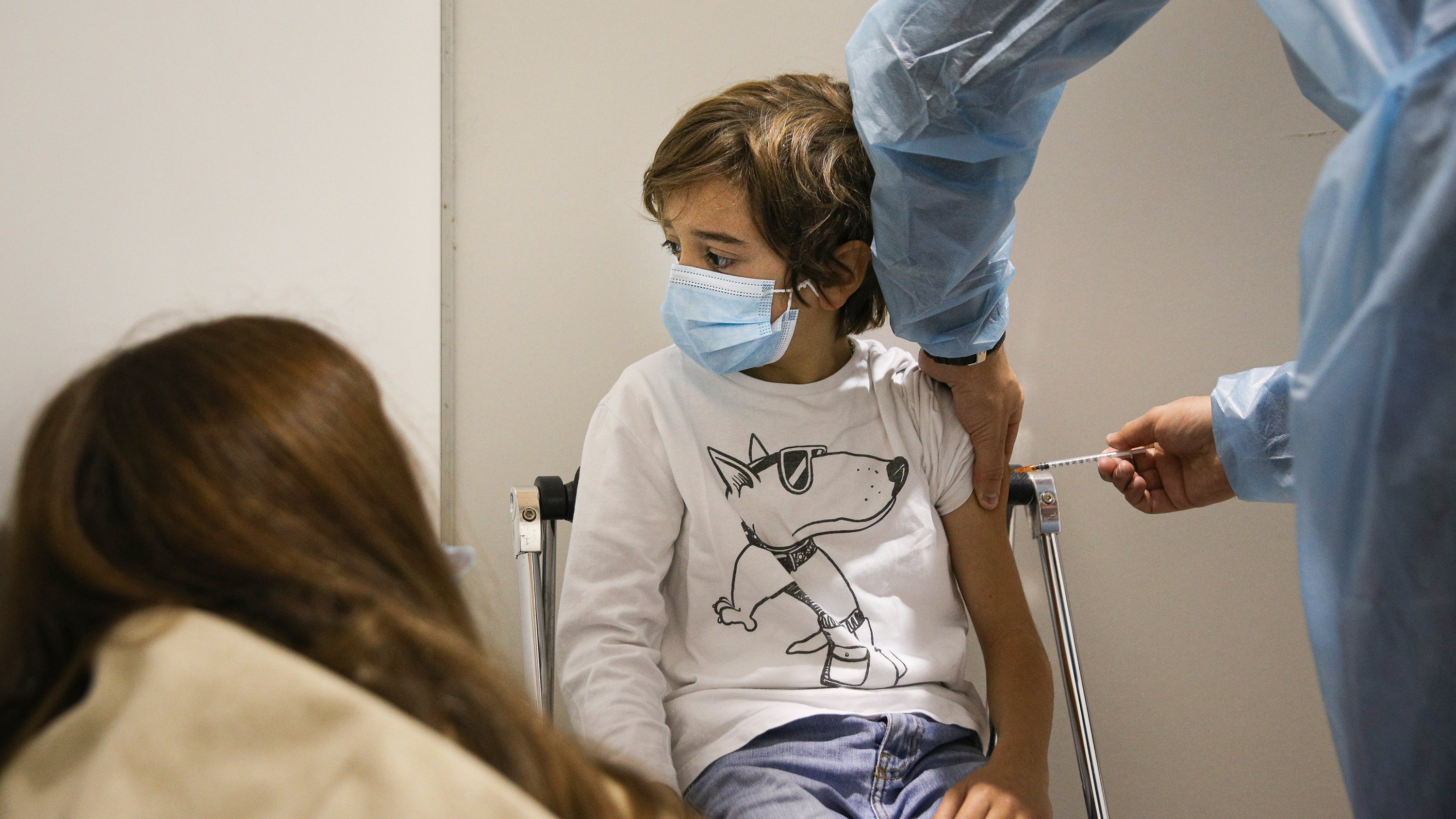 Crianças entre os 9 e 11 anos são vacinadas contra a covid-19 no Centro de Vacinação da FIL. Lisboa, 18 de Dezembro de 2021 FILIPE AMORIM/OBSERVADOR
