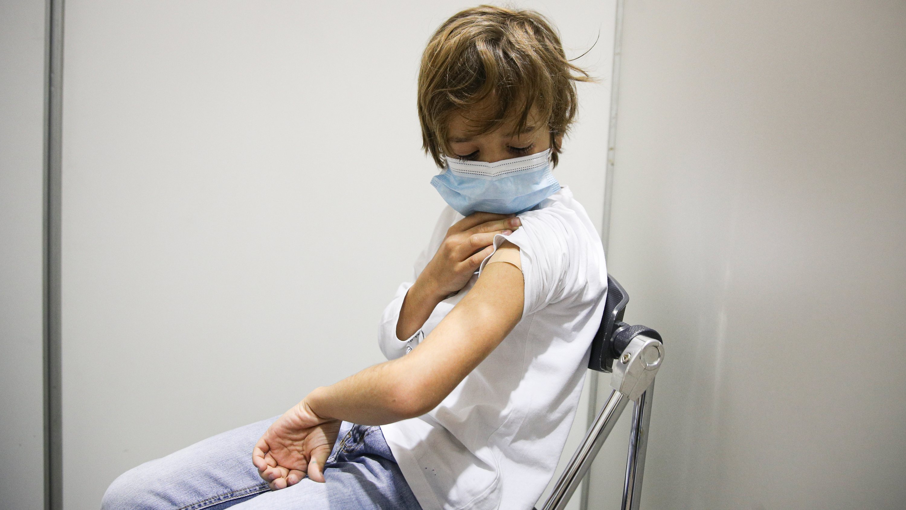 Crianças entre os 9 e 11 anos são vacinadas contra a covid-19 no Centro de Vacinação da FIL. Lisboa, 18 de Dezembro de 2021 FILIPE AMORIM/OBSERVADOR