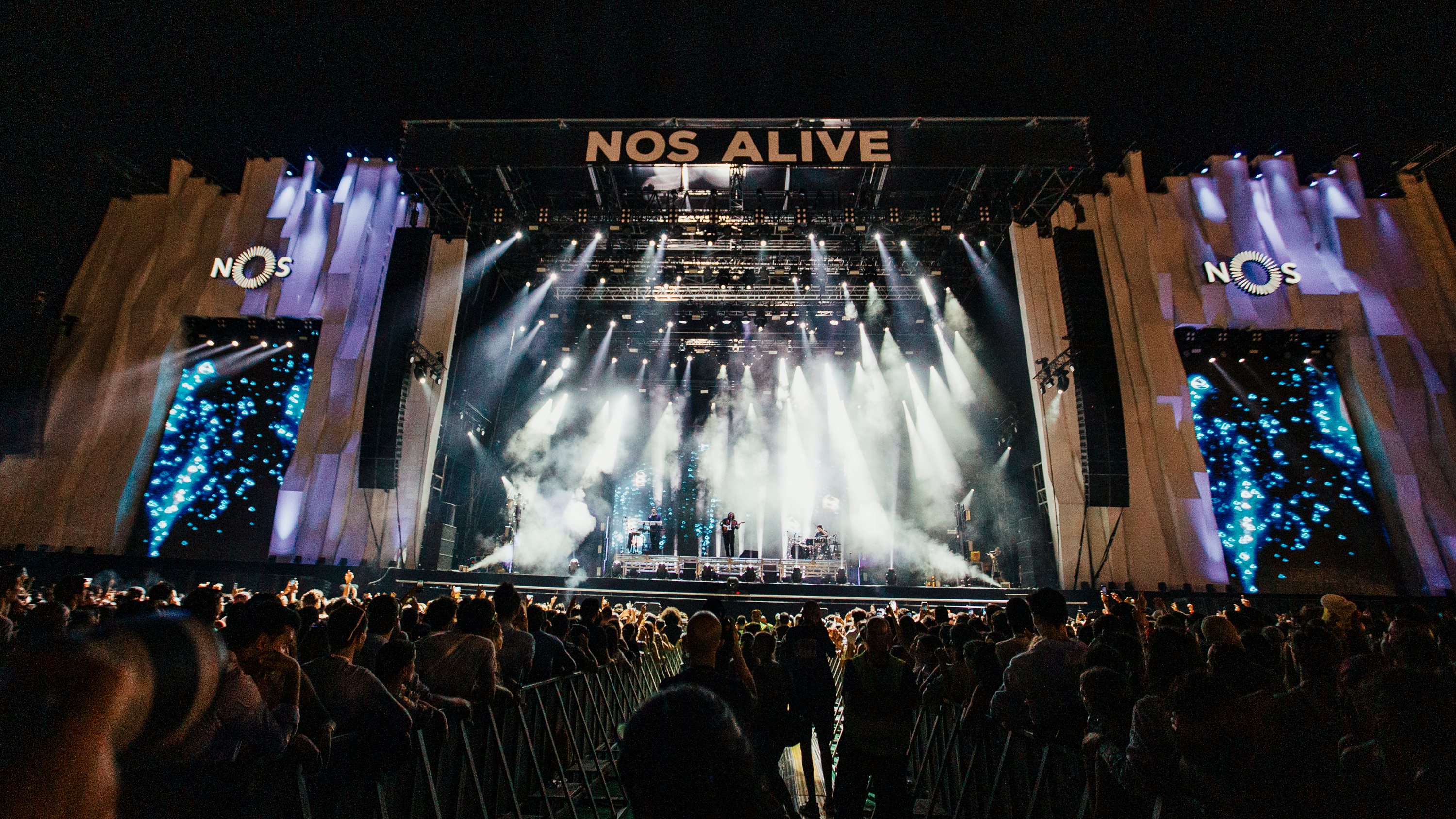 A edição deste ano do NOS Alive realizou-se entre os dias 6 e 9 de julho, no Passeio Marítimo de Algés