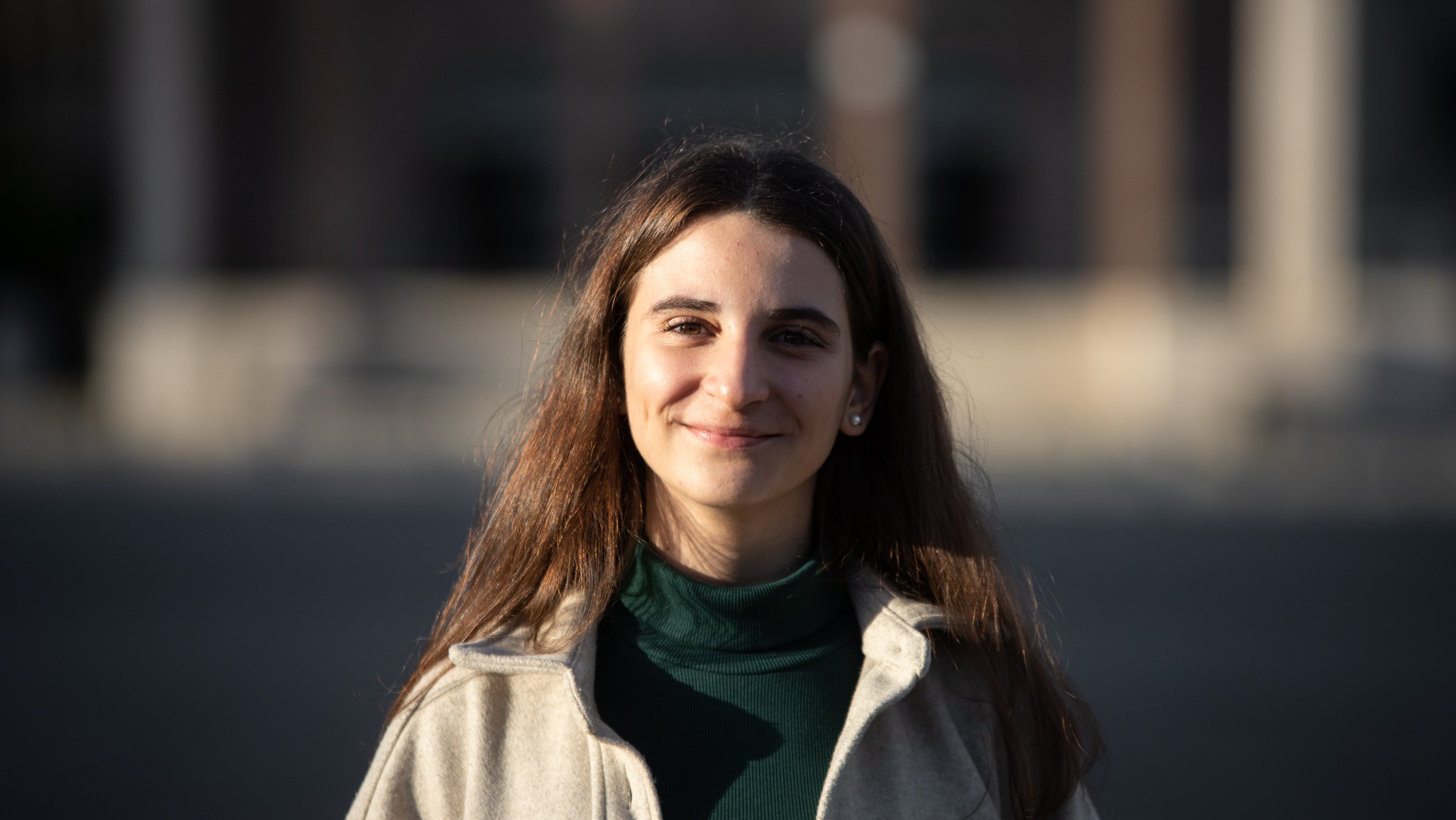 Reportagem &quot;O meu primeiro voto&quot;: Joana Fernandes, tem 18 anos e é estudante de Antropologia no ISCTE. 6 de Janeiro de 2022 em Lisboa. TOMÁS SILVA/OBSERVADOR