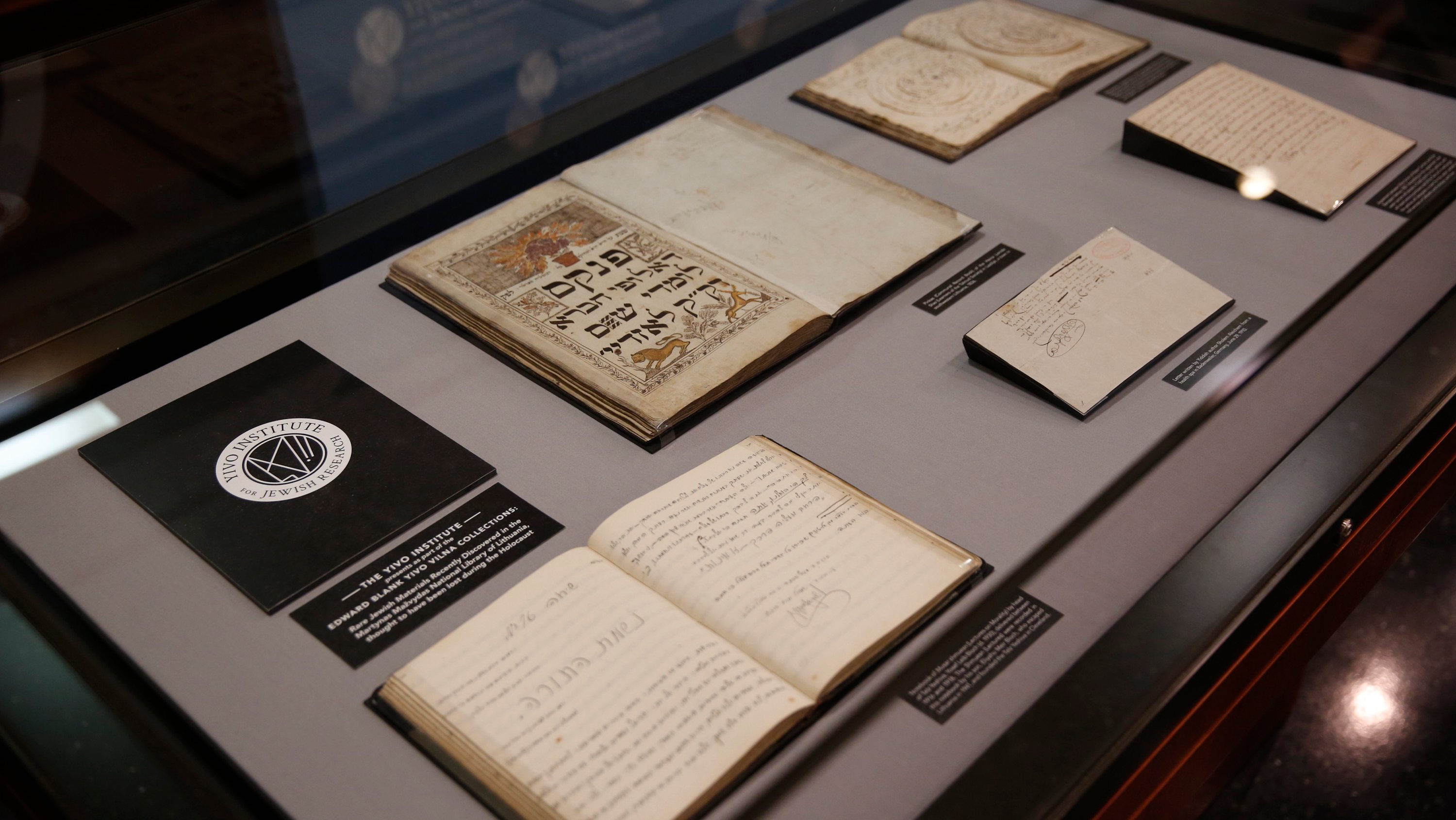 Documentos judaicos que se achava terem sido perdidos durante o Holocausto